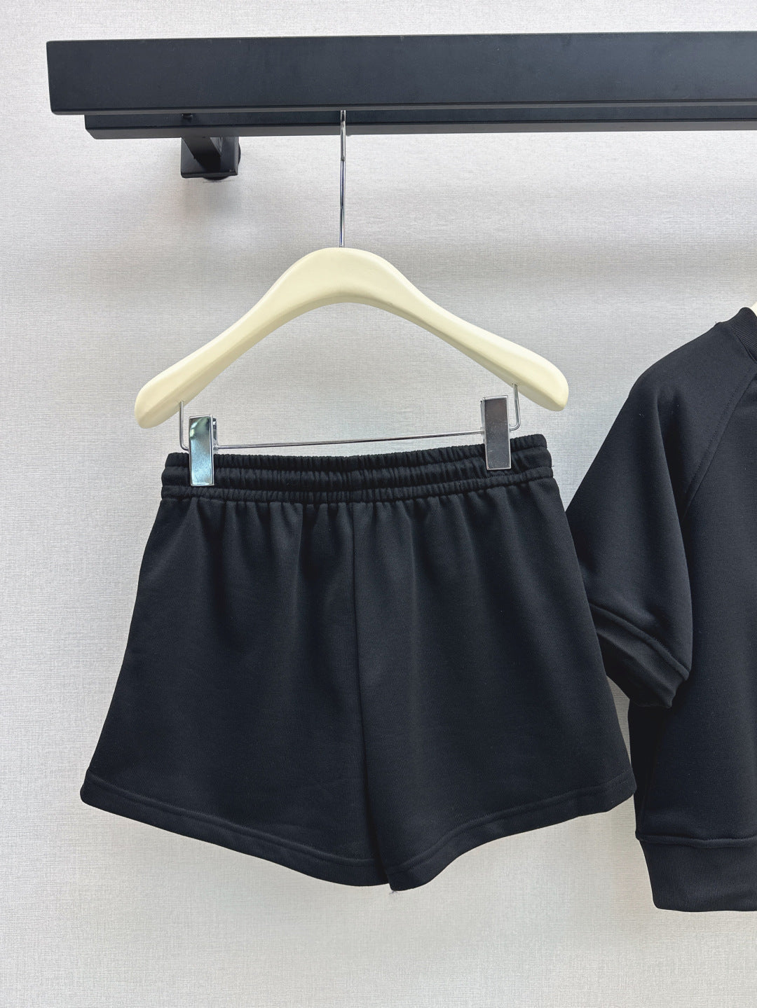 Bur*  pullover and shorts set