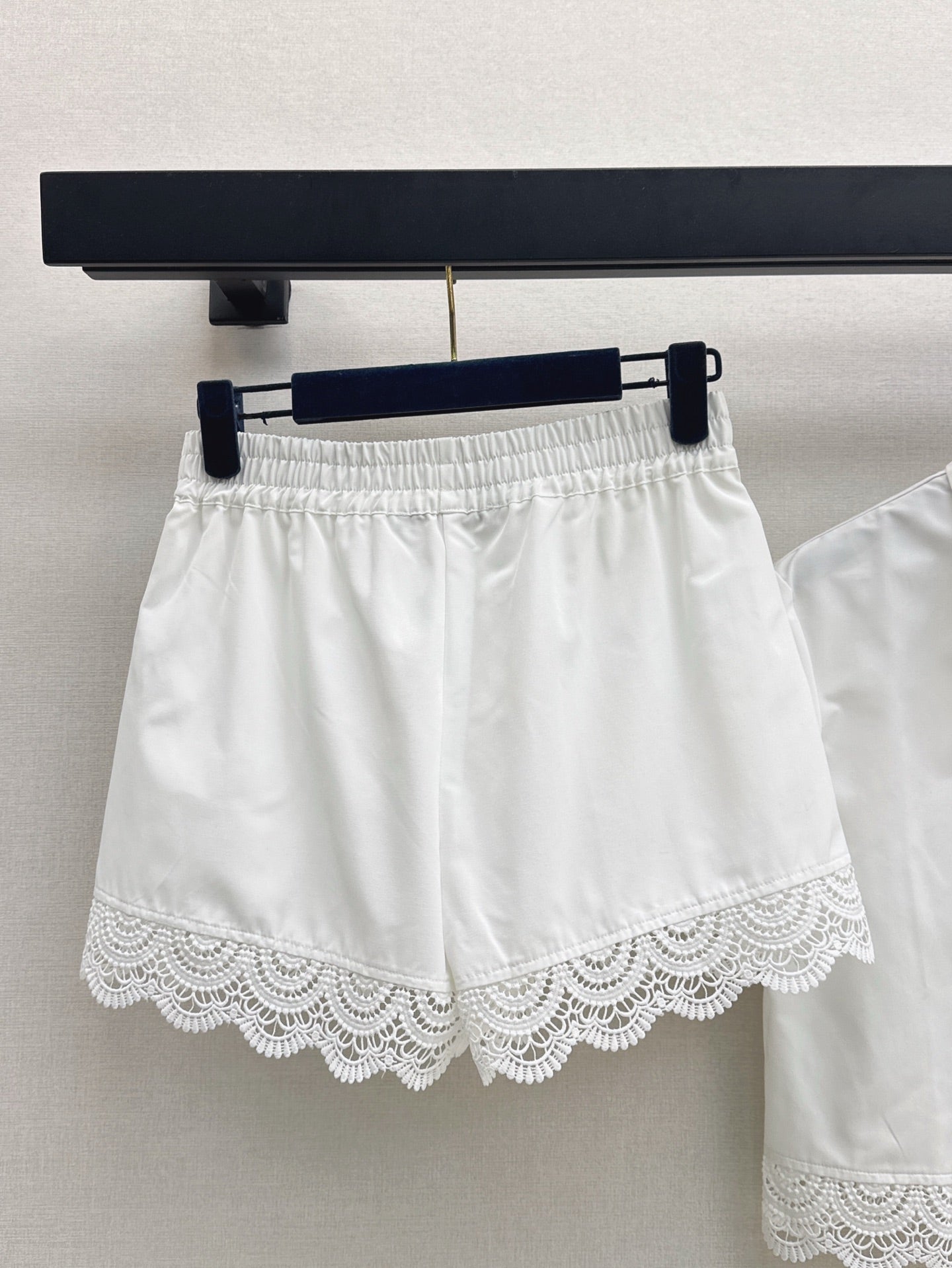 Loui* new lace trim shirt and shorts set