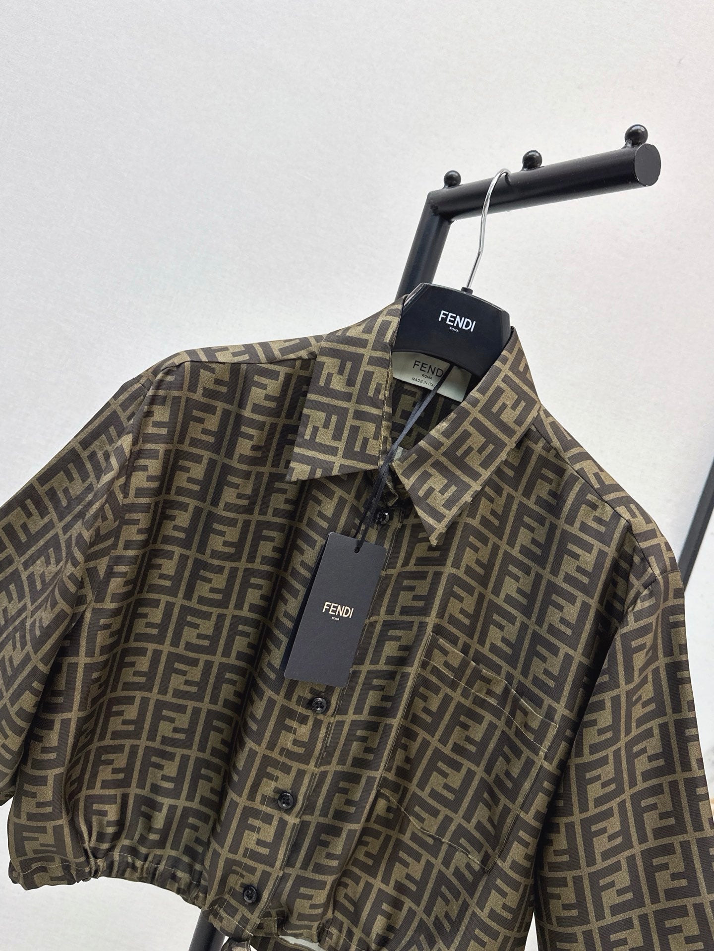 Fd* 25ss FF printed crop tied silk shirt