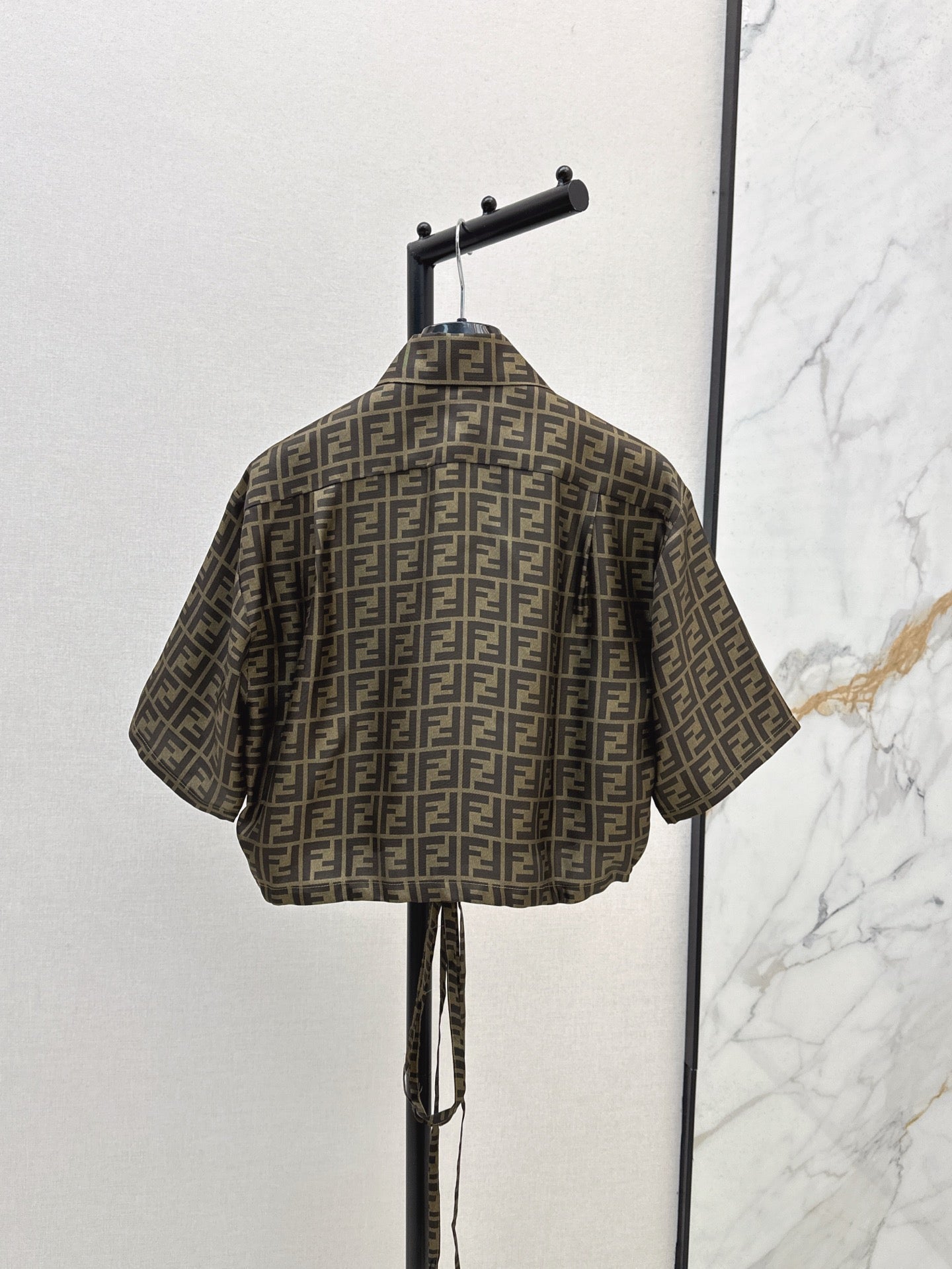 Fd* 25ss FF printed crop tied silk shirt