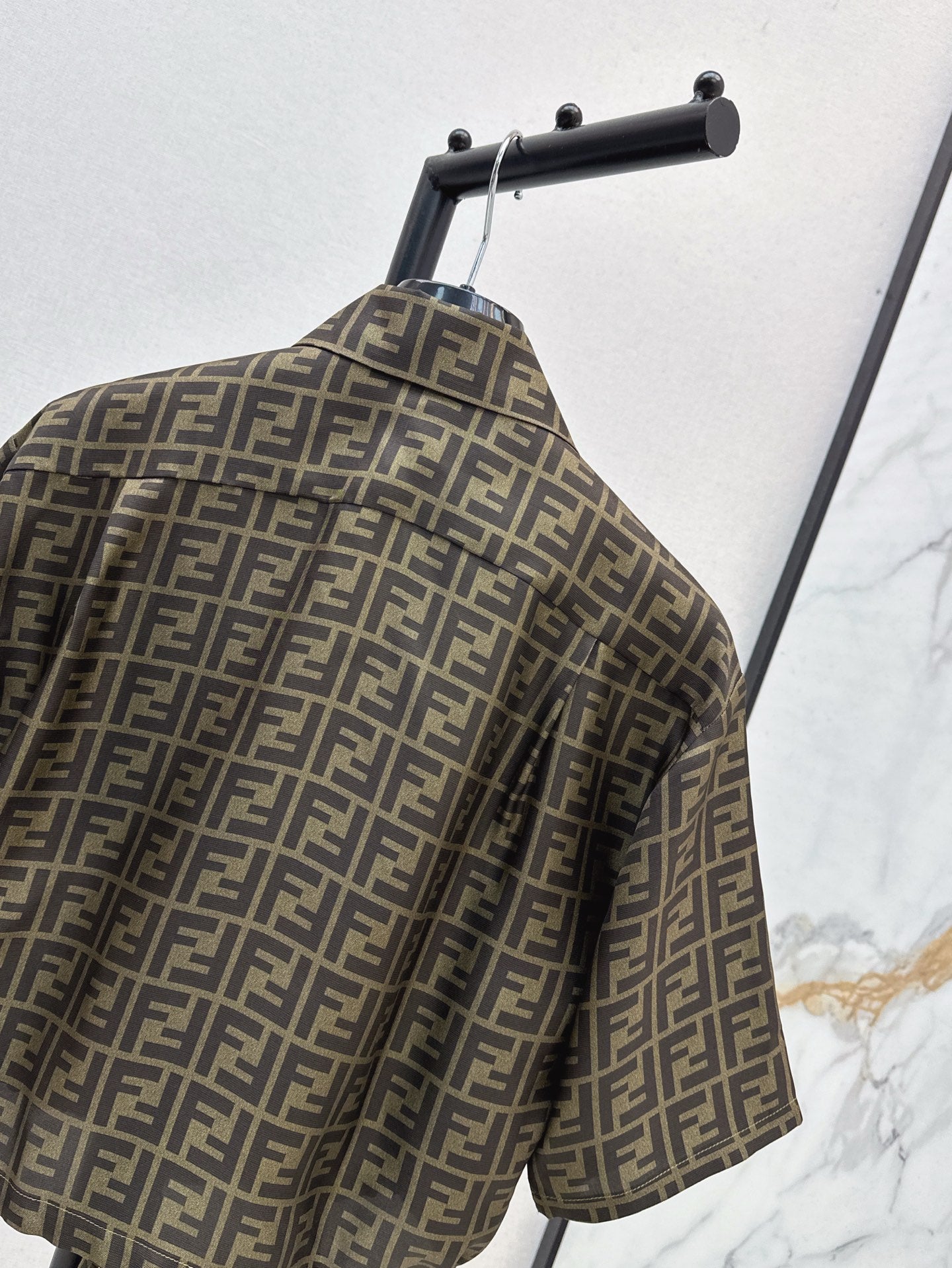 Fd* 25ss FF printed crop tied silk shirt