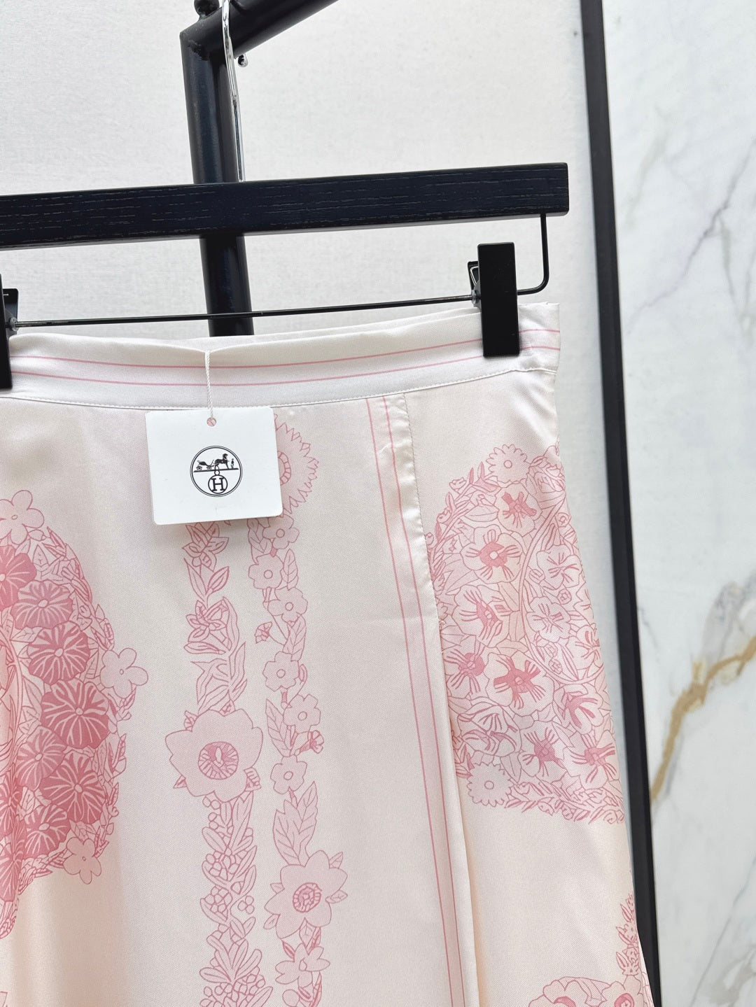 Herm* 25ss silk twill long skirt