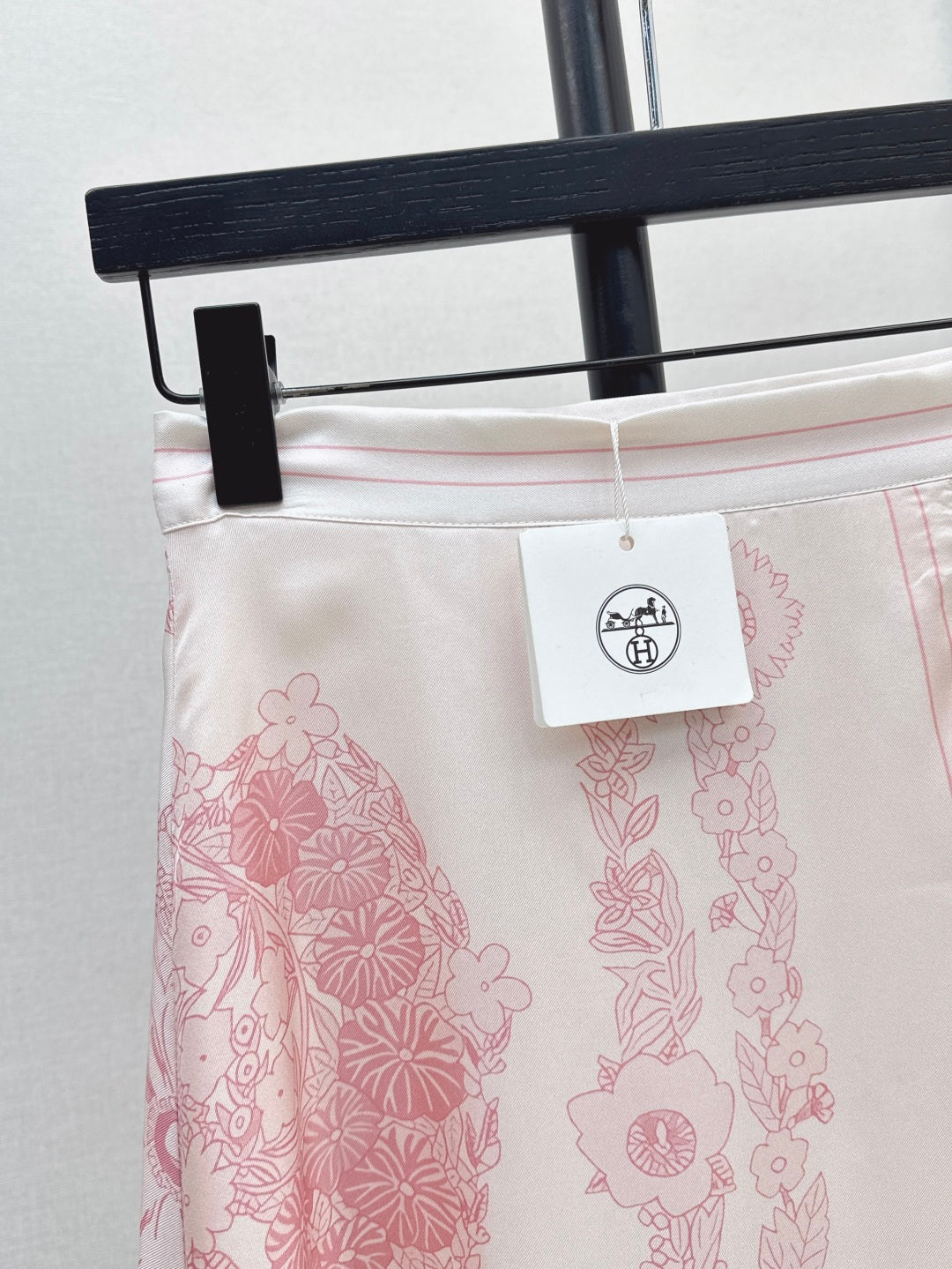 Herm* 25ss silk twill long skirt