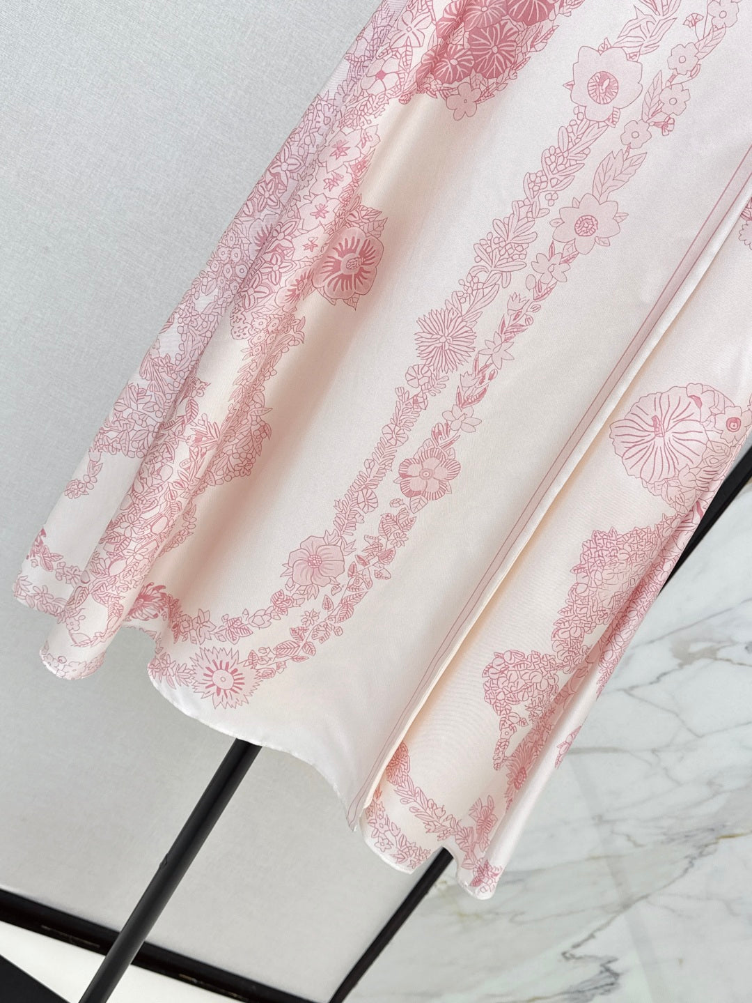 Herm* 25ss silk twill long skirt