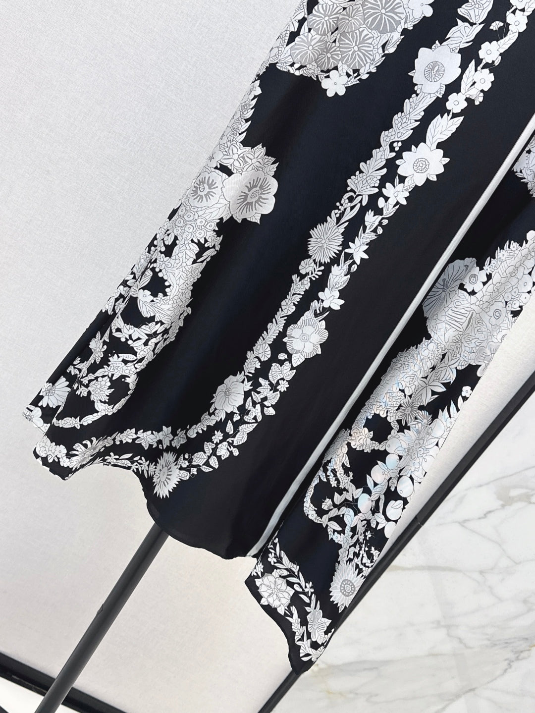 Herm* 25ss silk twill long skirt