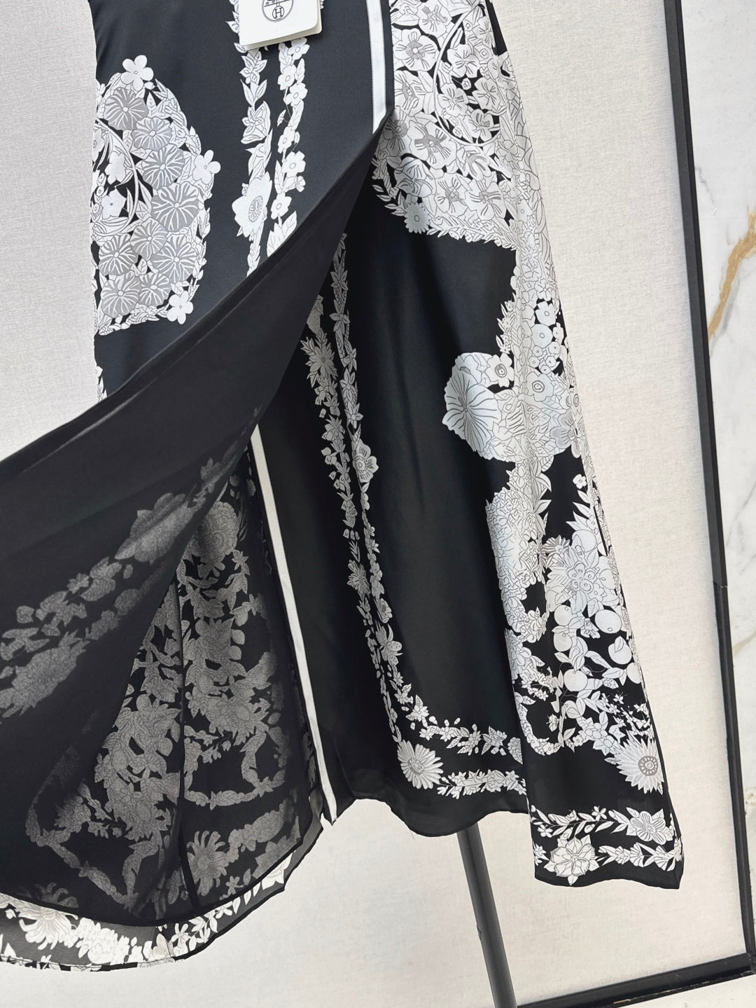 Herm* 25ss silk twill long skirt