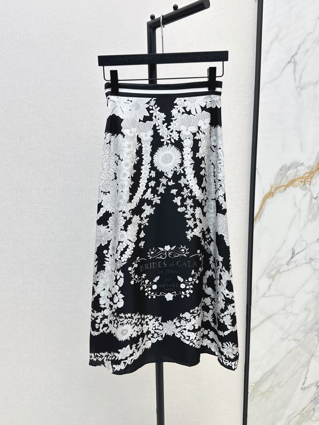 Herm* 25ss silk twill long skirt