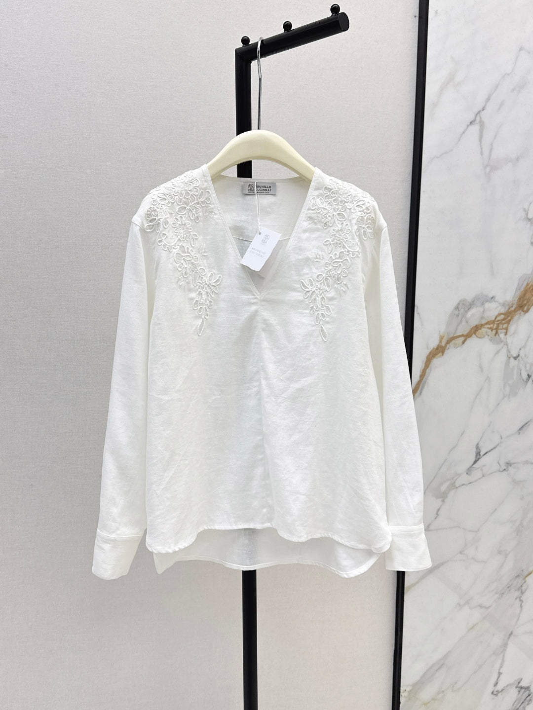 Brune*C 25ss embroidered linen blouse