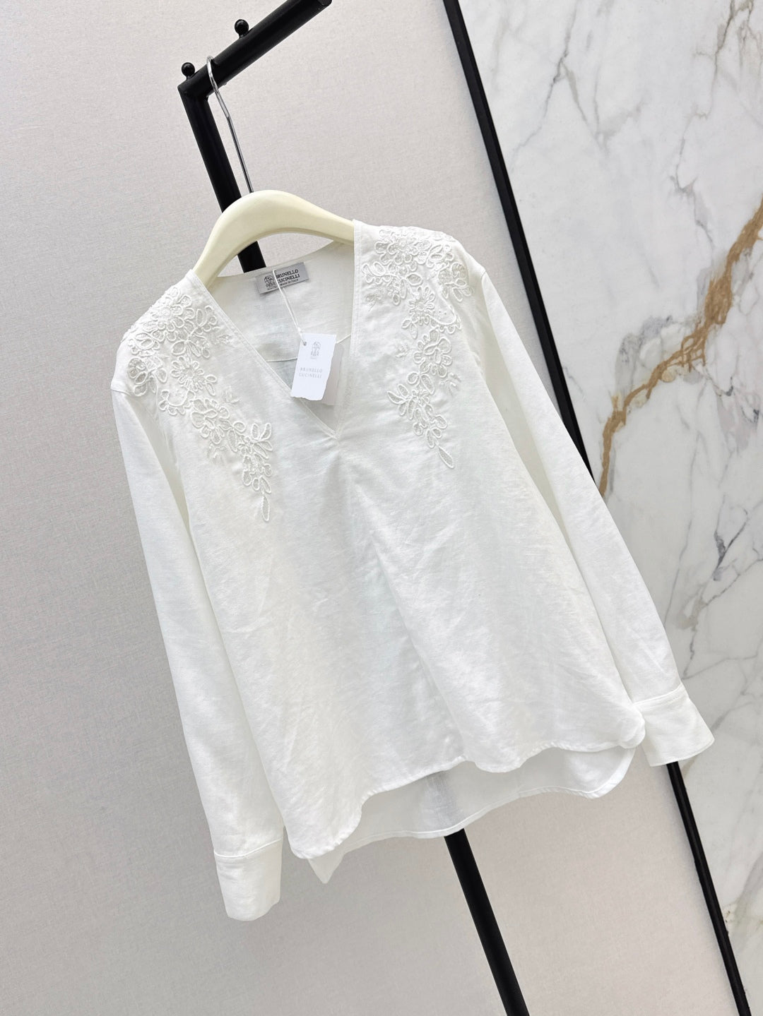 Brune*C 25ss embroidered linen blouse