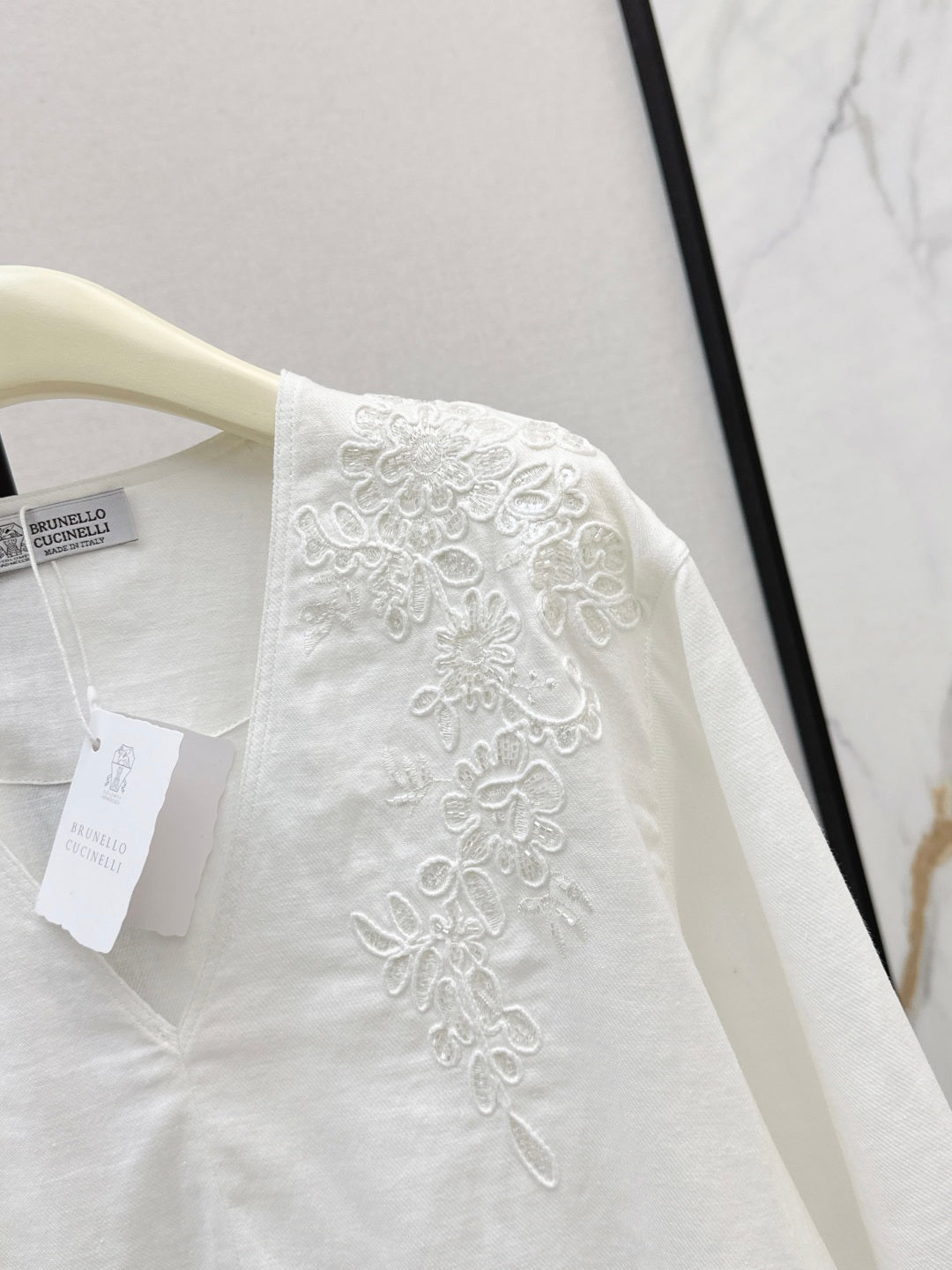 Brune*C 25ss embroidered linen blouse