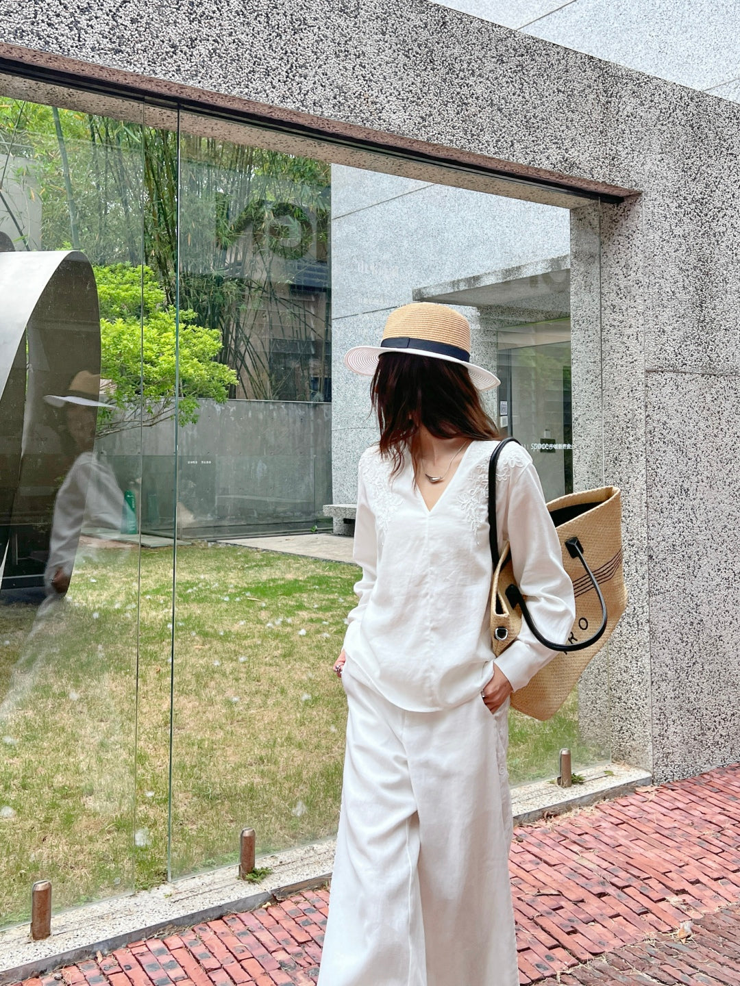 Brune*C 25ss embroidered linen blouse