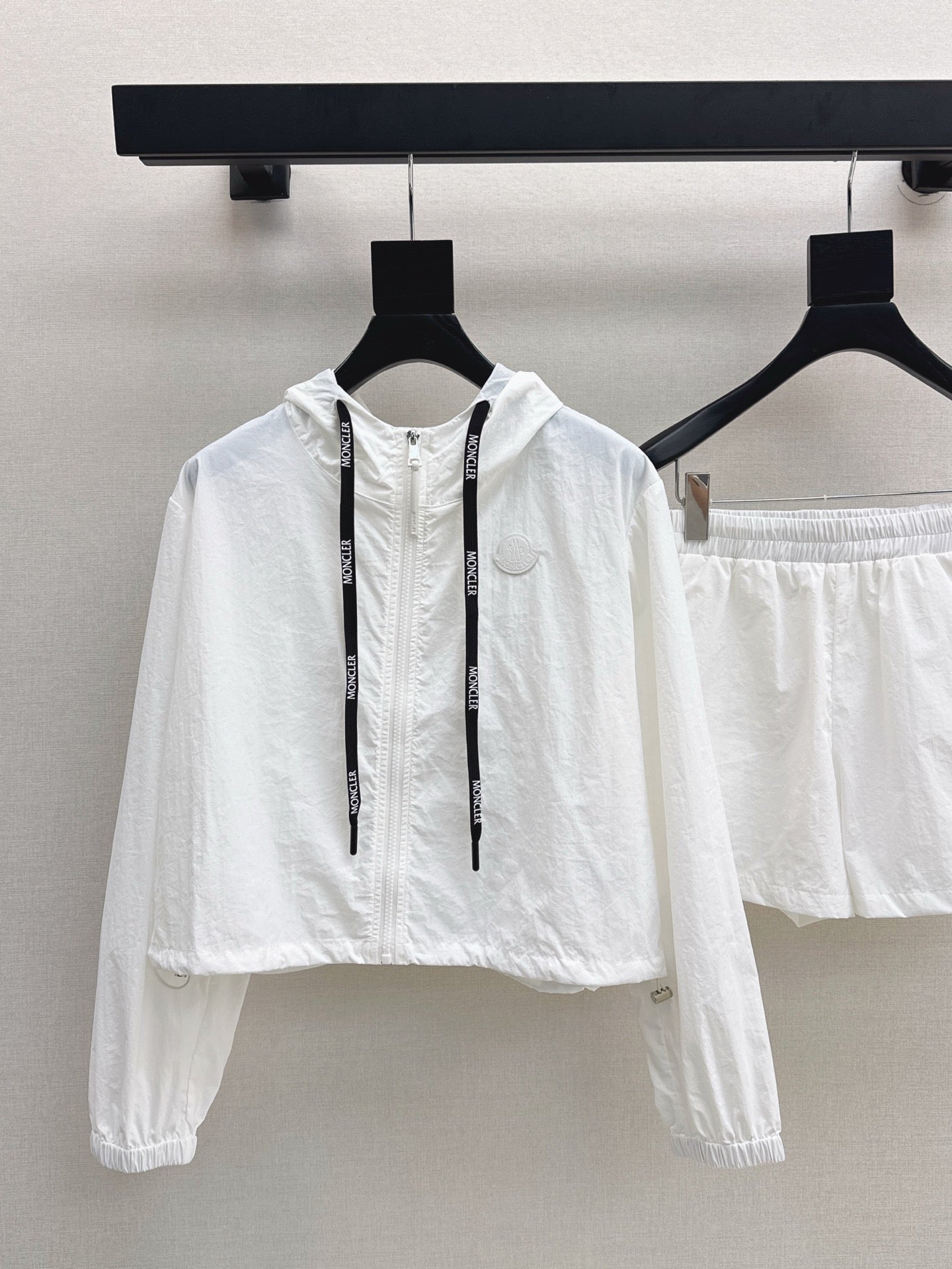 Monc* 25ss hooded jacket and shorts set