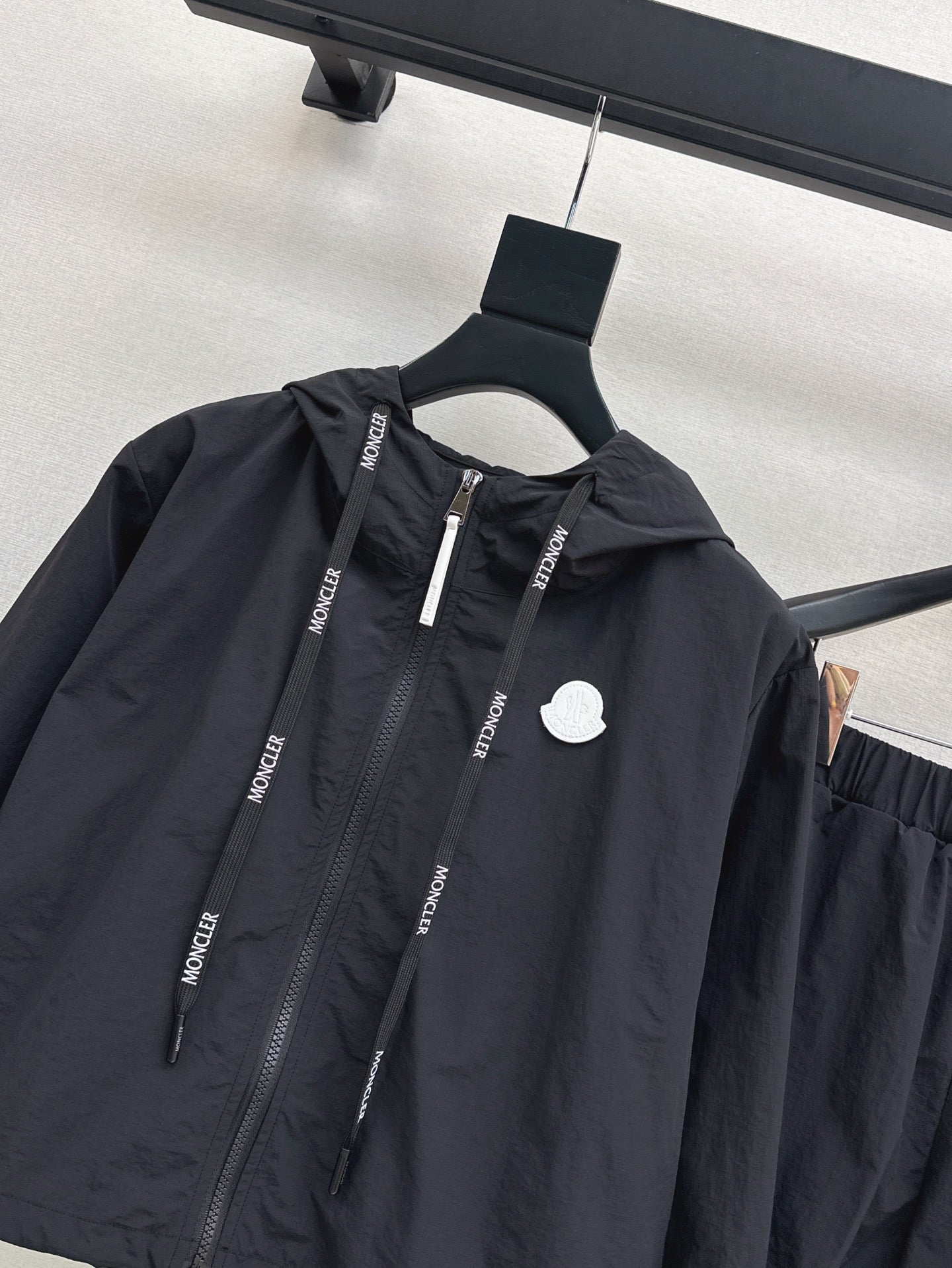 Monc* 25ss hooded jacket and shorts set