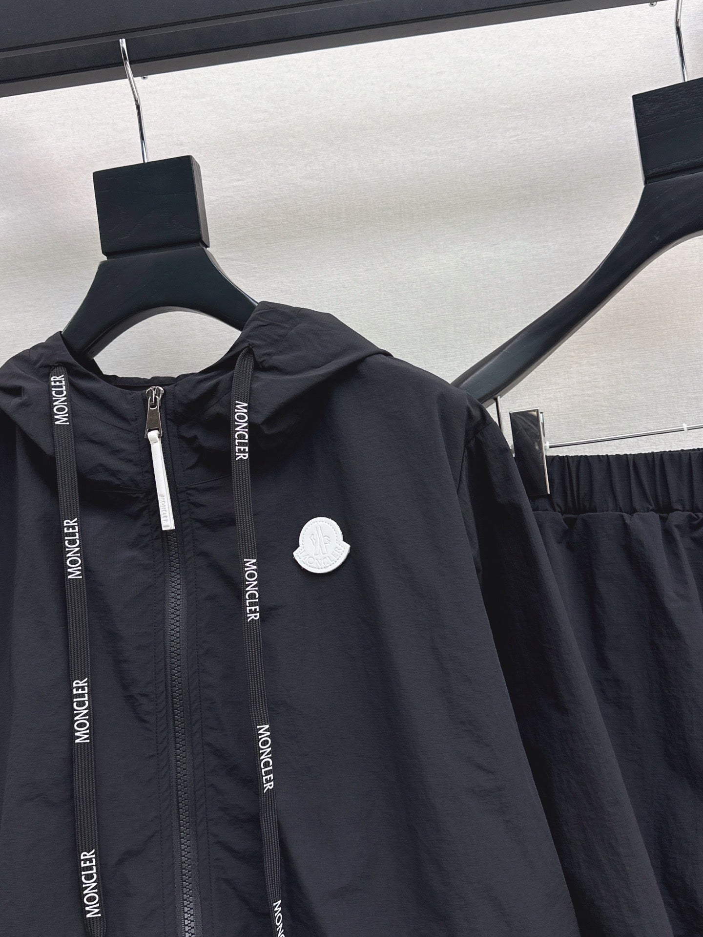 Monc* 25ss hooded jacket and shorts set