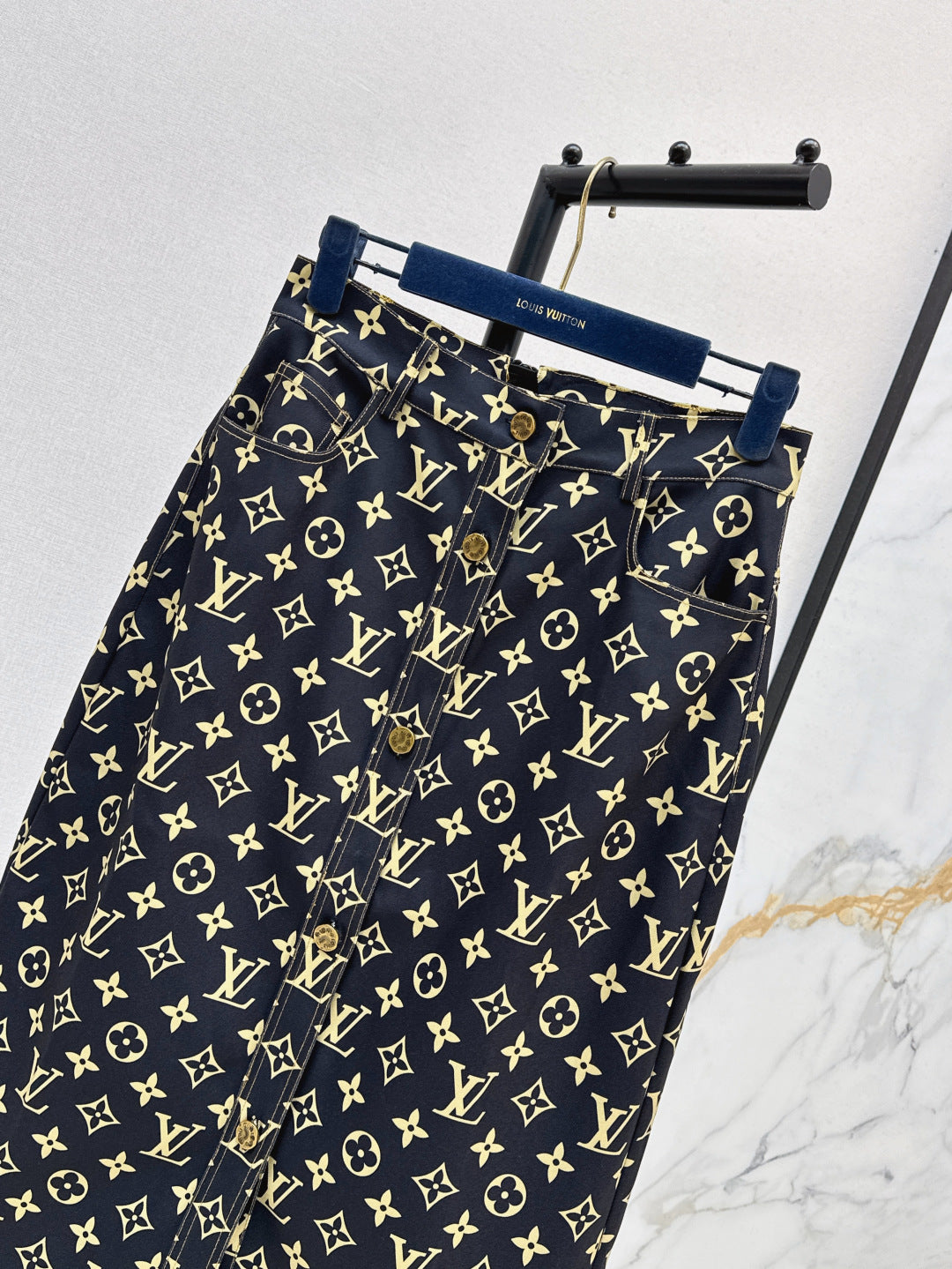 Loui* 25ss monogram printed straight skirt