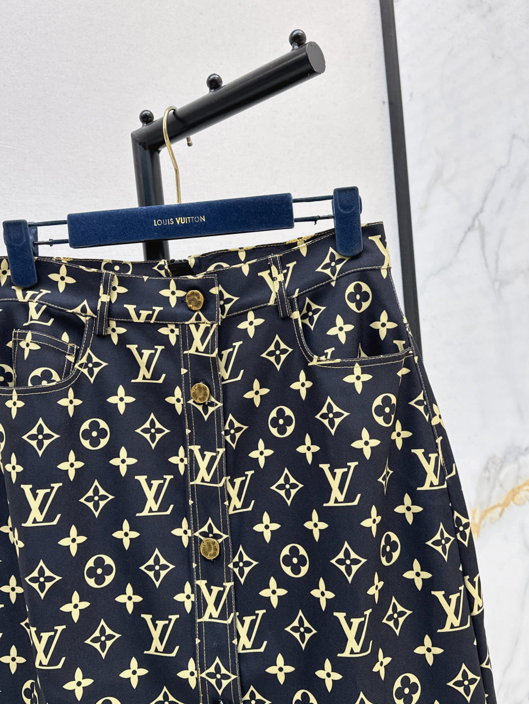 Loui* 25ss monogram printed straight skirt