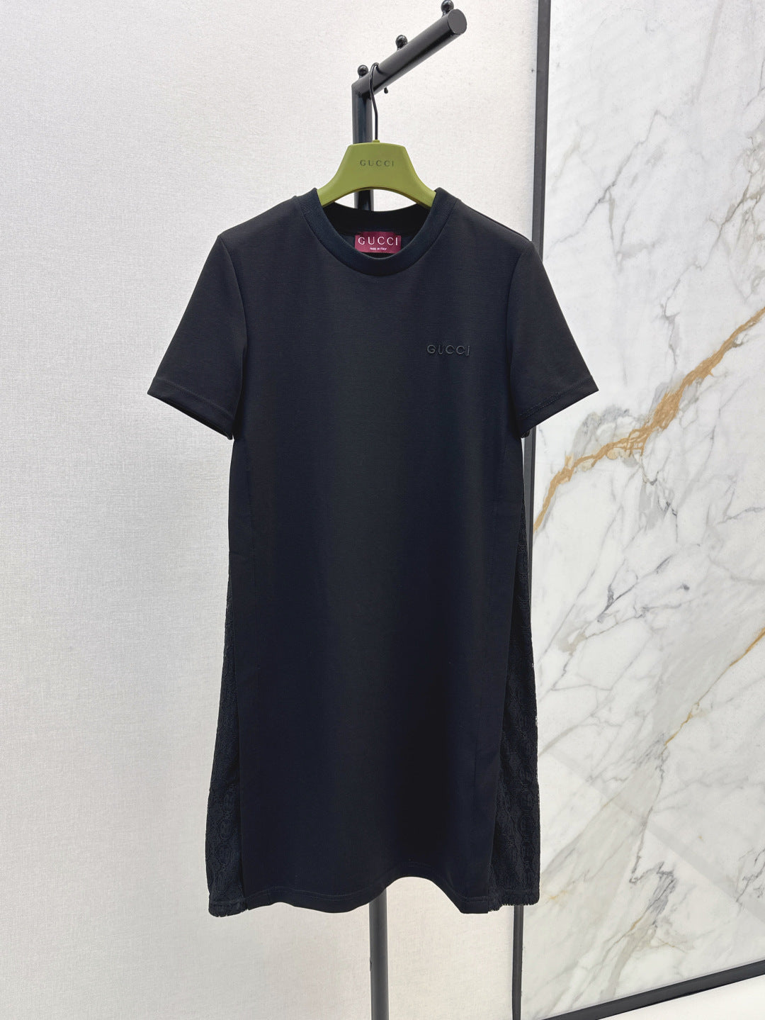 Gu* 25ss embroidered cotton dress with lace side