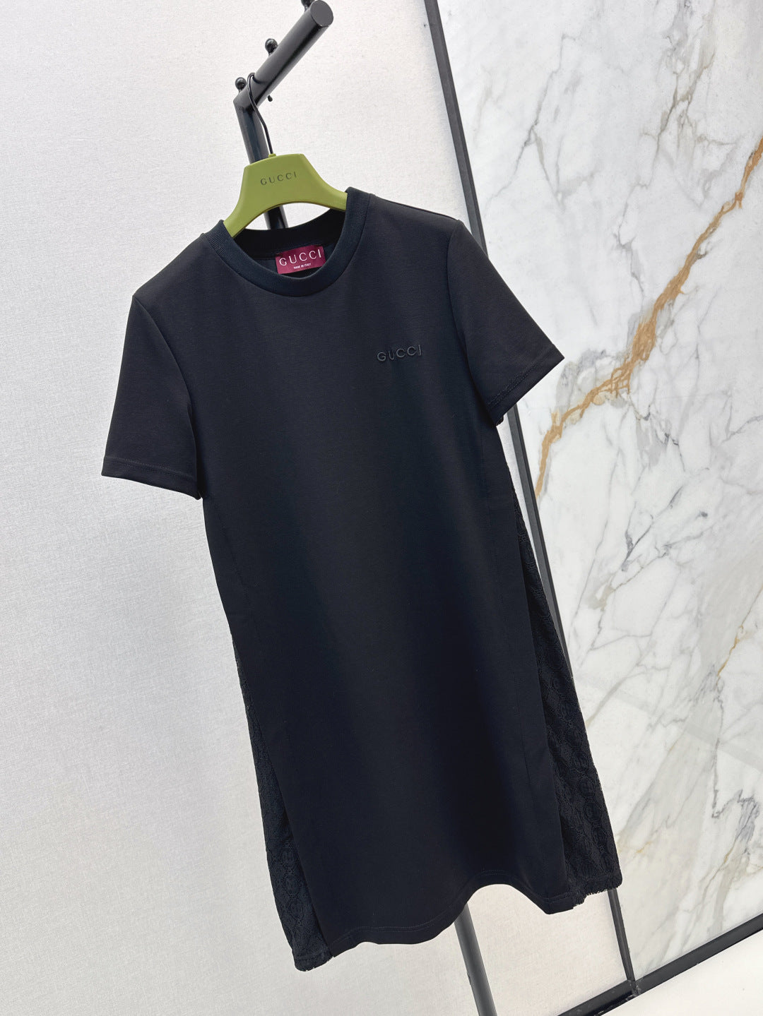 Gu* 25ss embroidered cotton dress with lace side