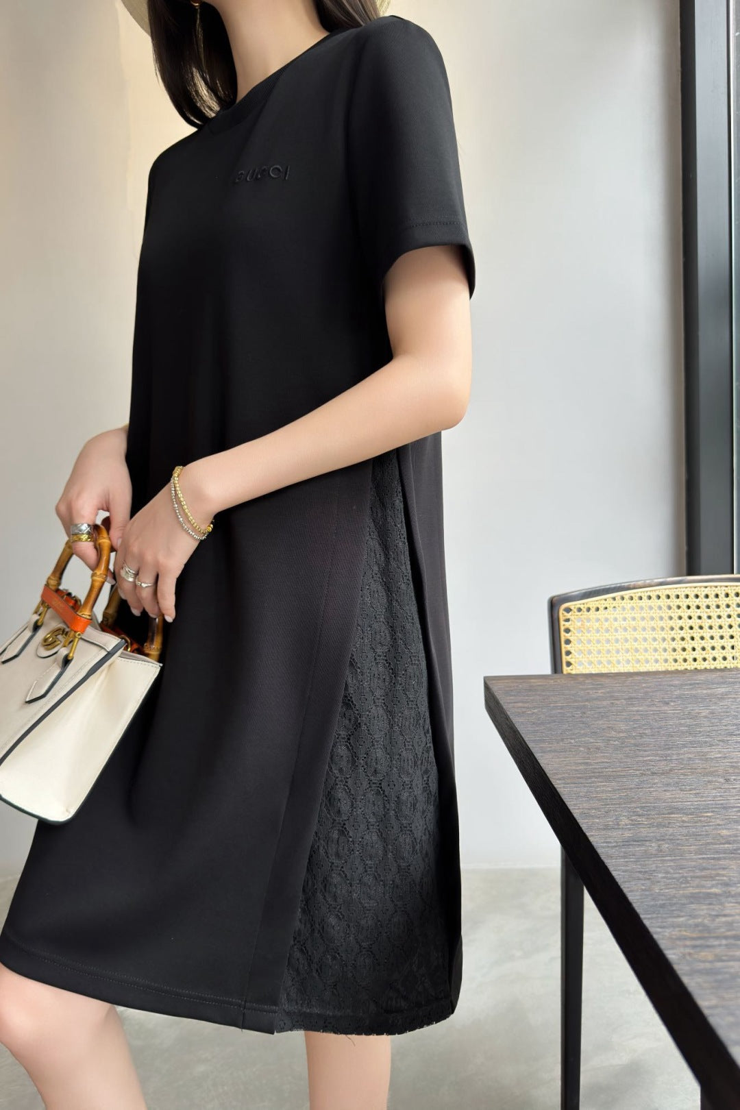 Gu* 25ss embroidered cotton dress with lace side