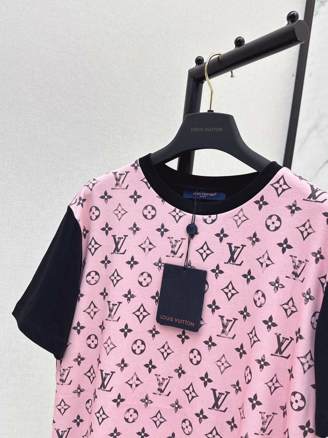 Loui* 25ss washed monogram front t-shirt