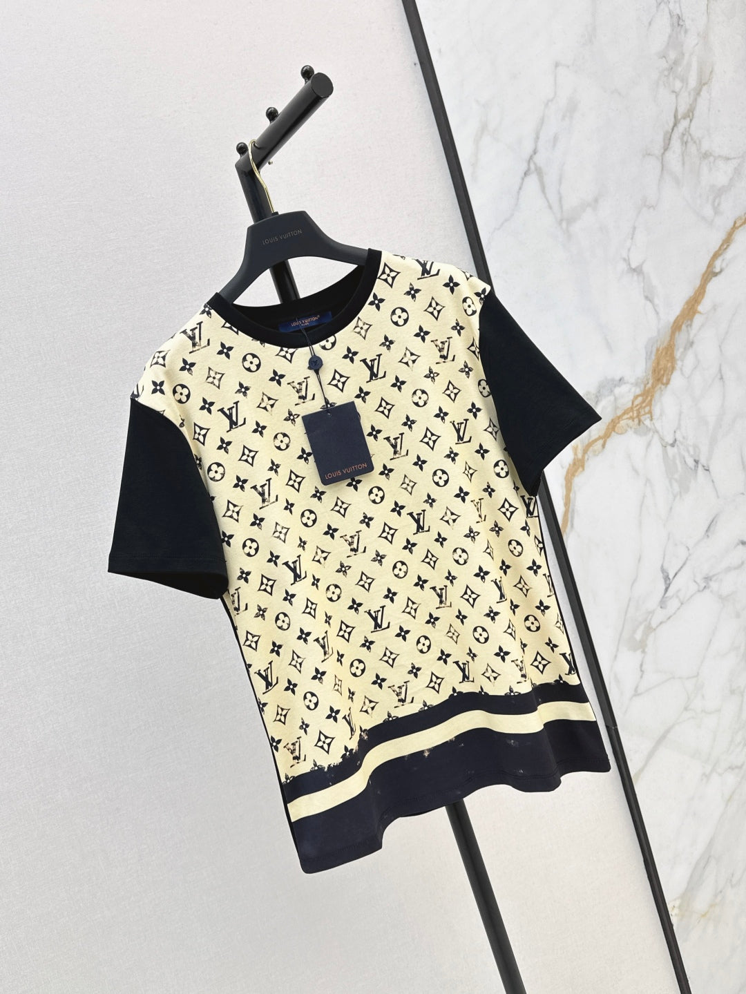 Loui* 25ss washed monogram front t-shirt