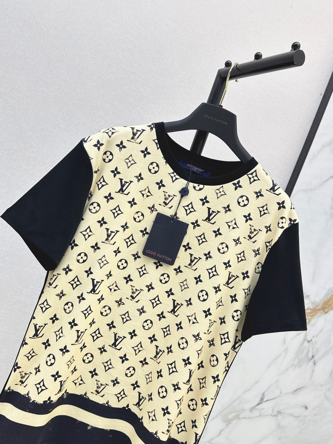 Loui* 25ss washed monogram front t-shirt