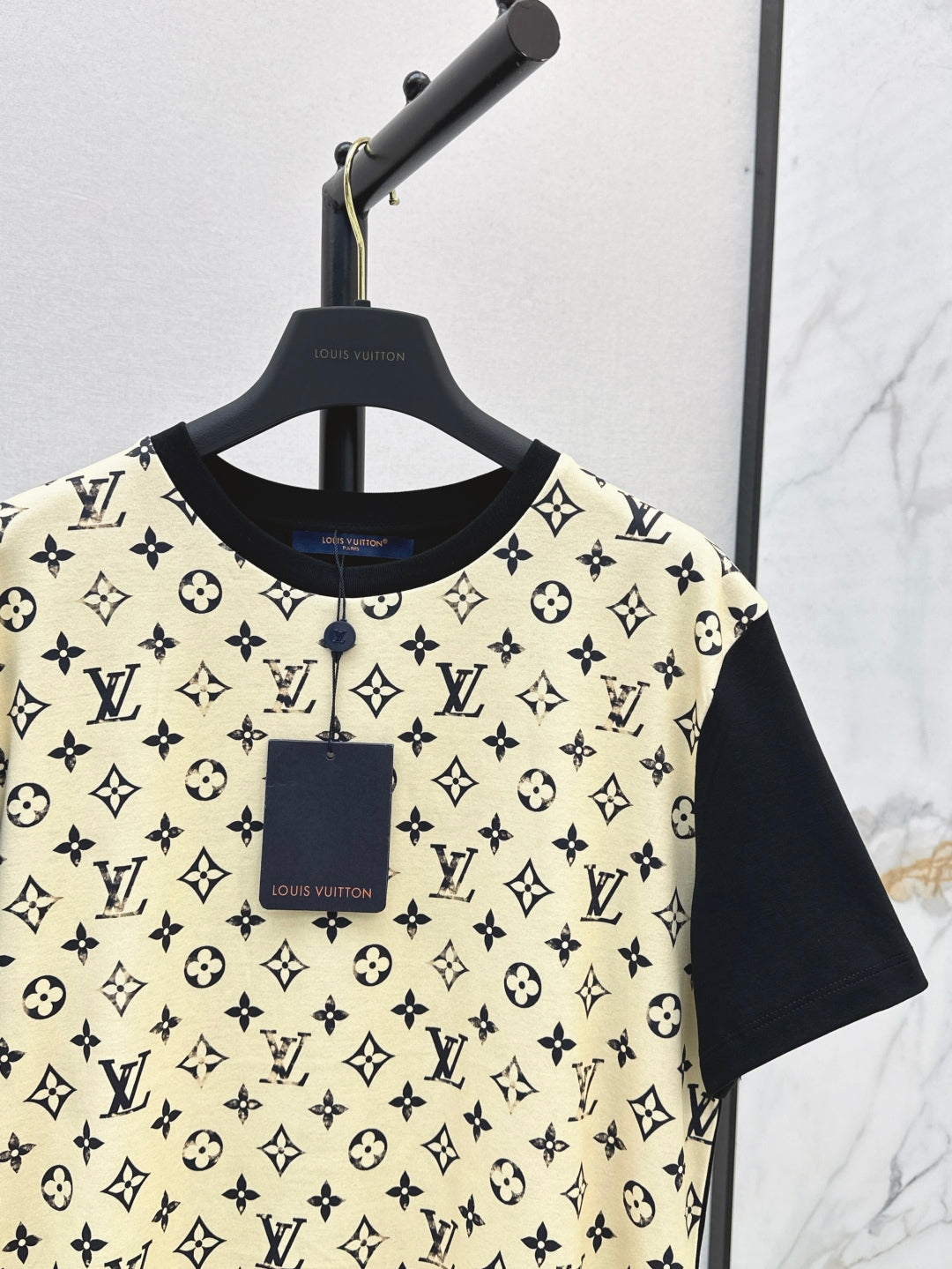 Loui* 25ss washed monogram front t-shirt