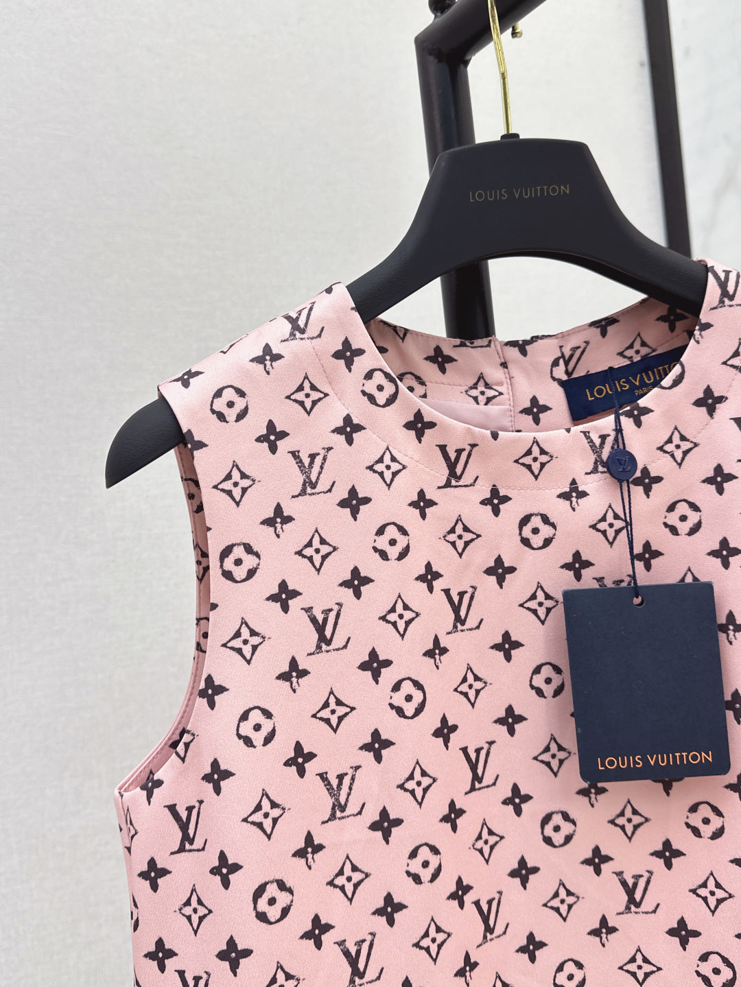 Loui* 25ss washed monogram pleat dress