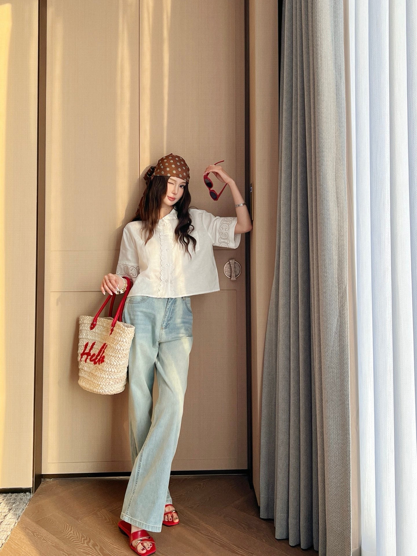 Cel* 25ss embroidered crop shirt