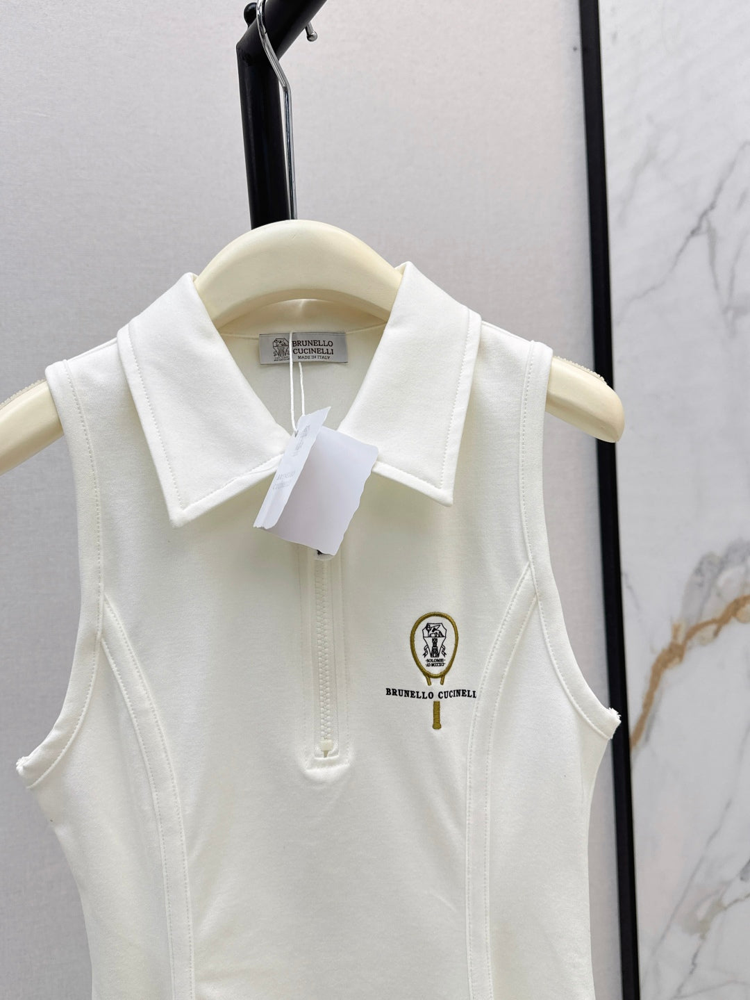 Brune*C 25ss embroidered sleeveless polo dress