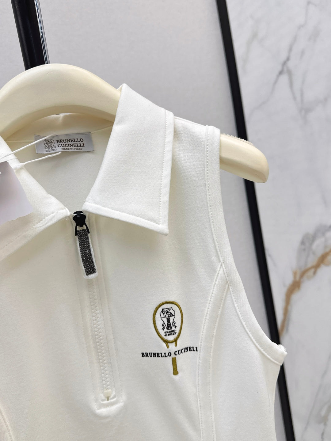 Brune*C 25ss embroidered sleeveless polo dress