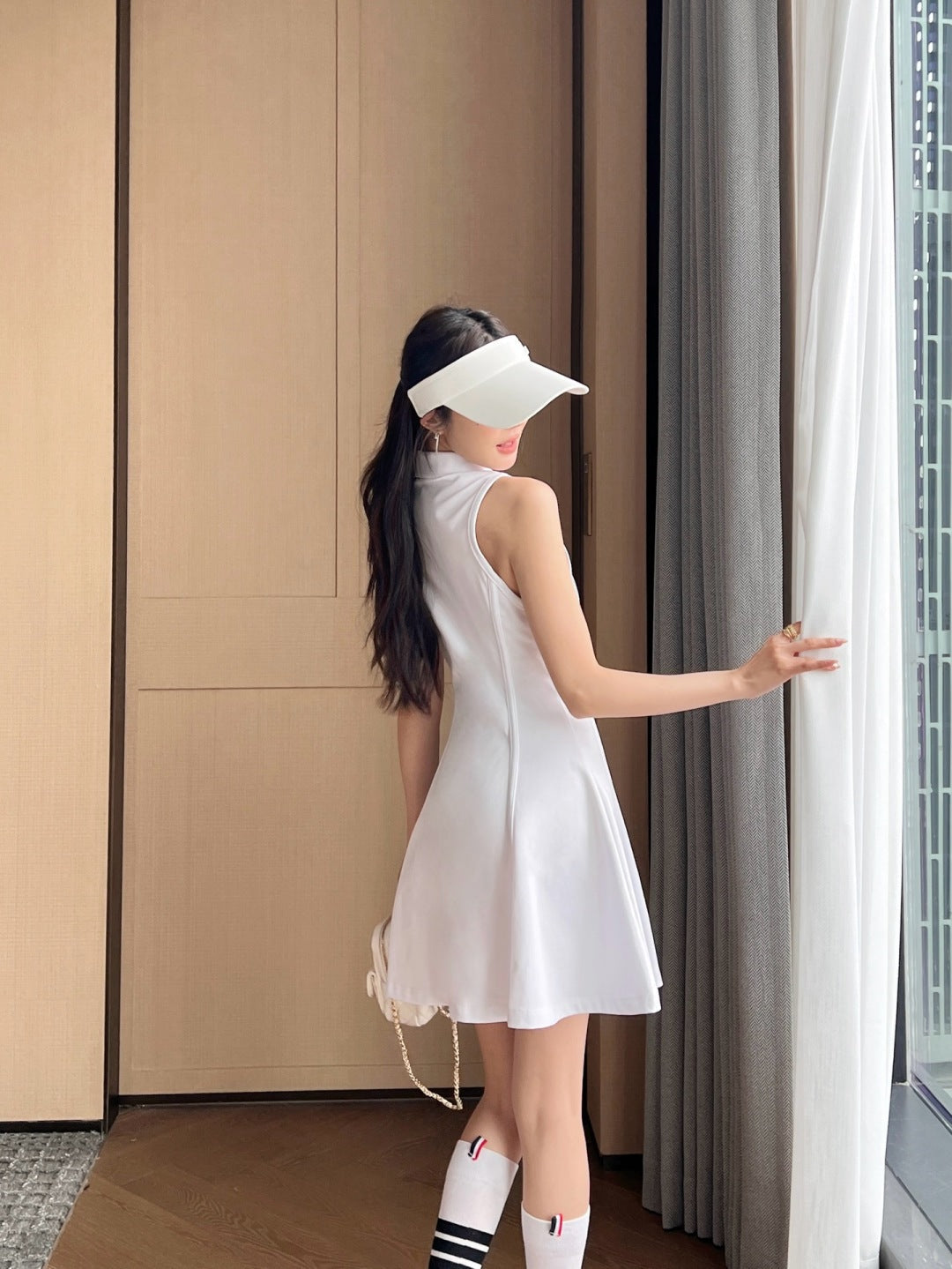 Brune*C 25ss embroidered sleeveless polo dress