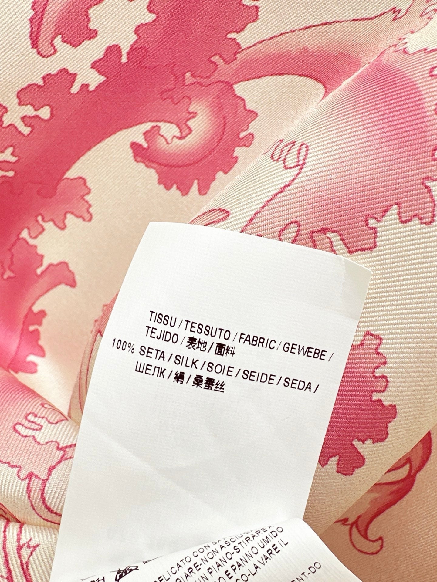 Versa* 25ss printed silk crop shirt