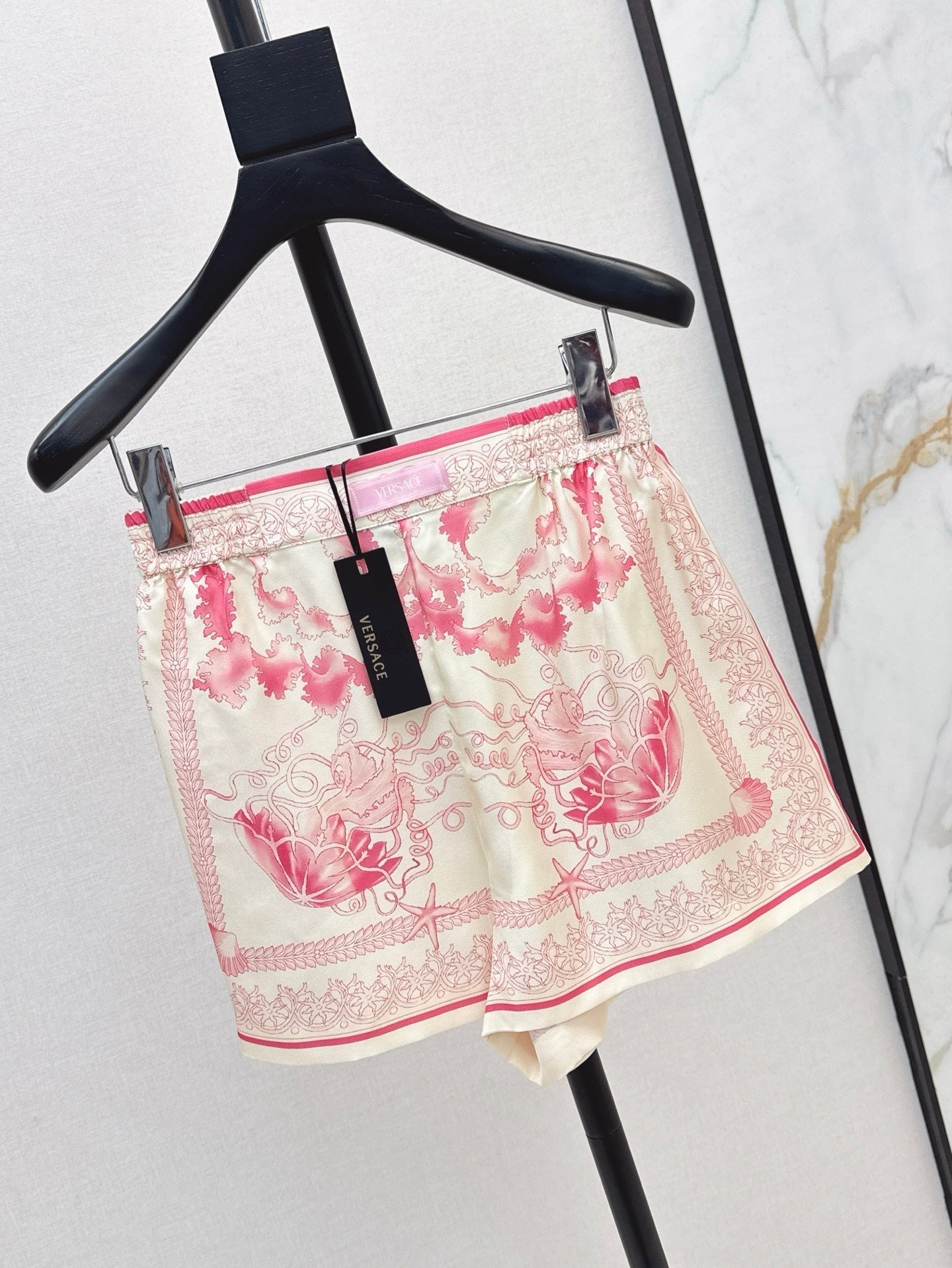 Versa* 25ss printed silk shorts