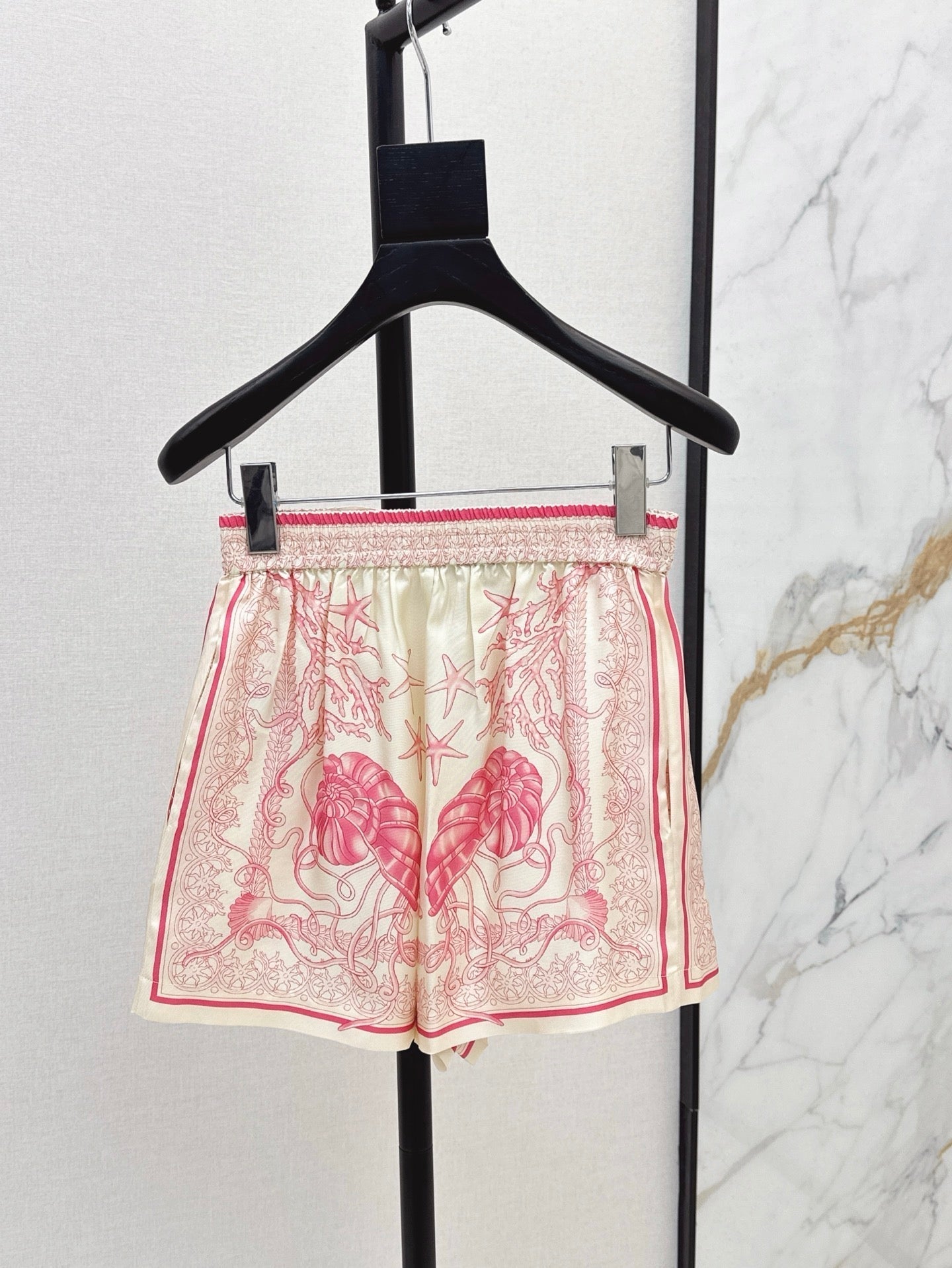 Versa* 25ss printed silk shorts