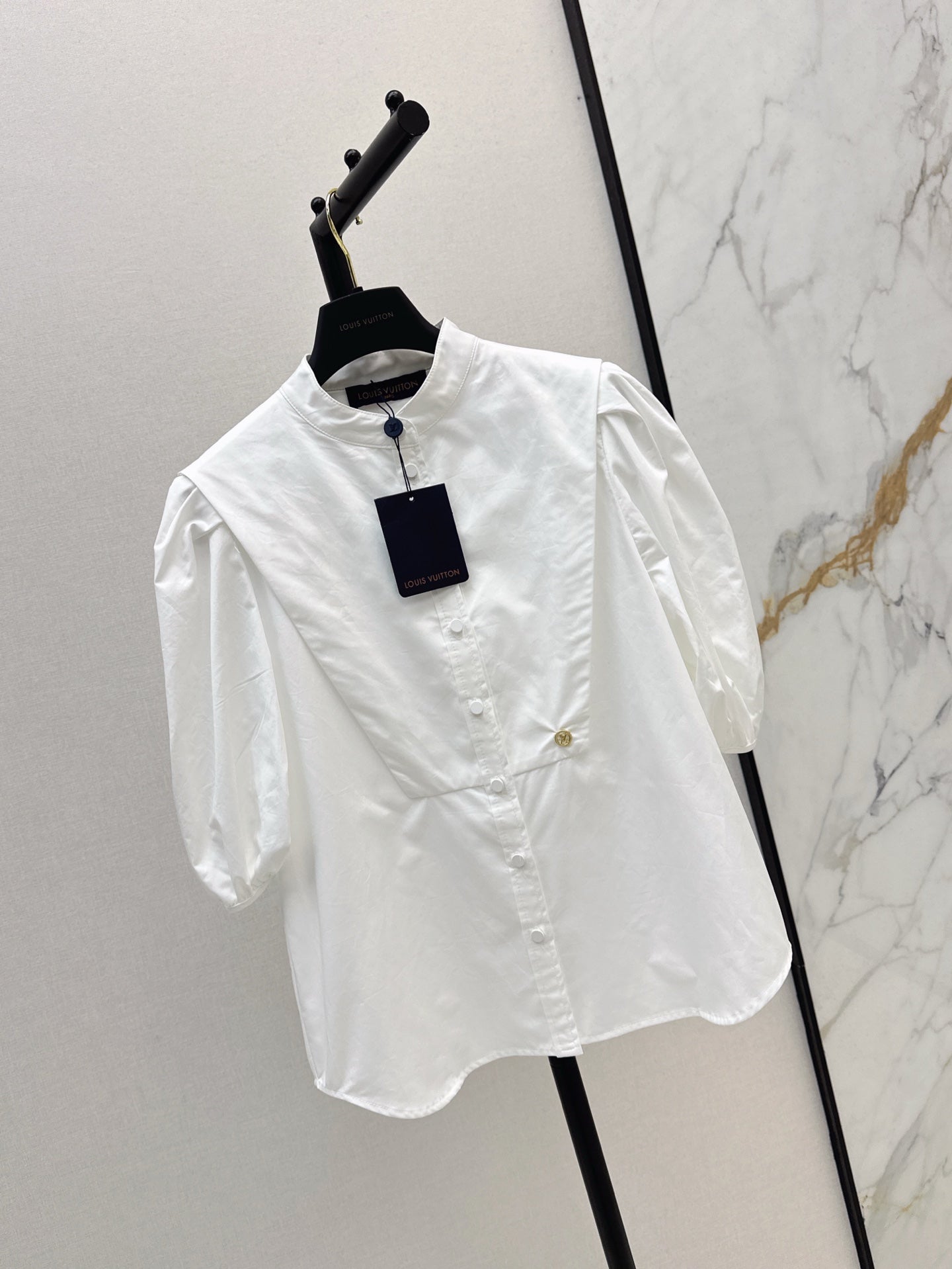 Loui* 25ss puff-sleeve blouse