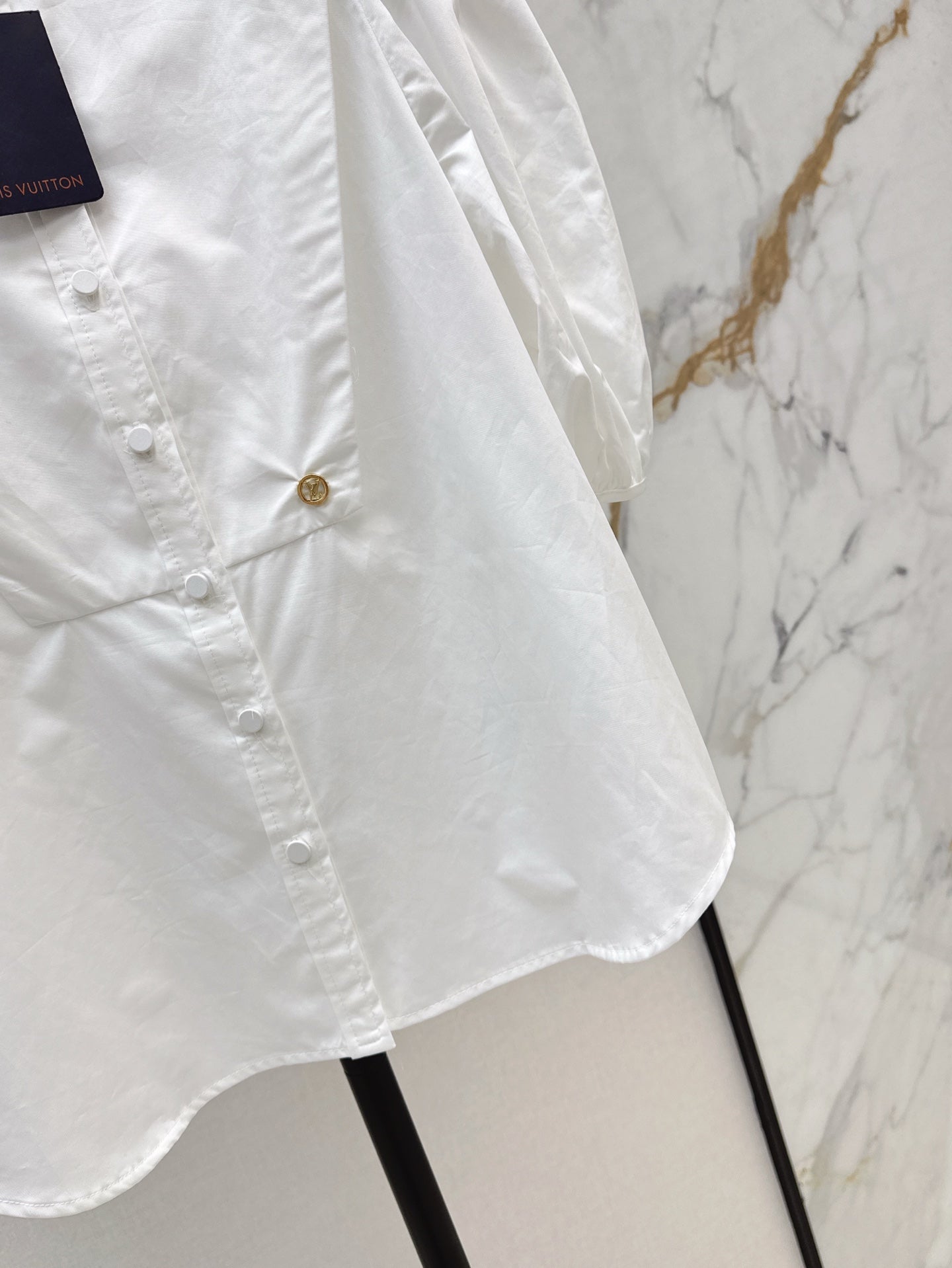 Loui* 25ss puff-sleeve blouse