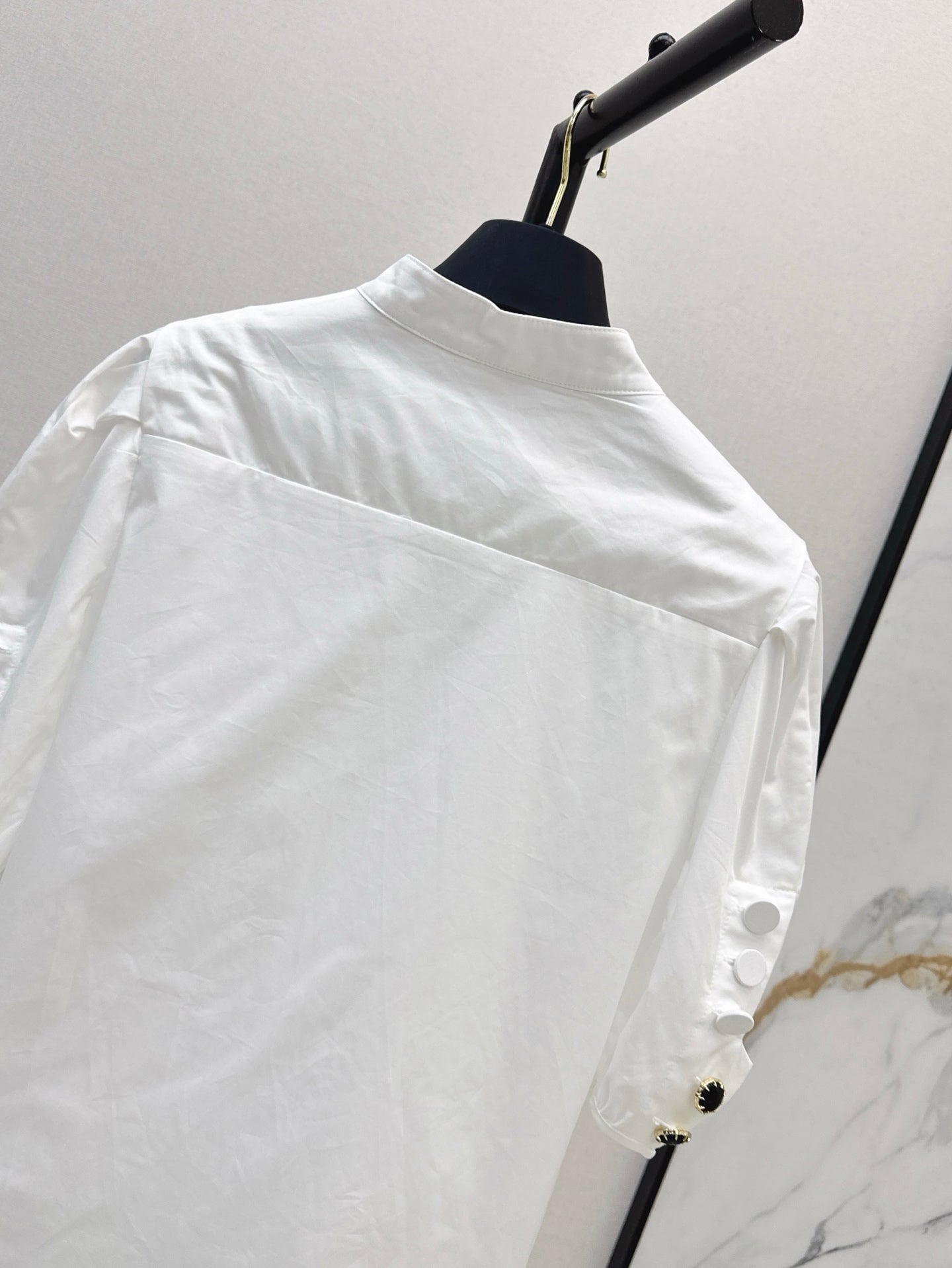 Loui* 25ss puff-sleeve blouse