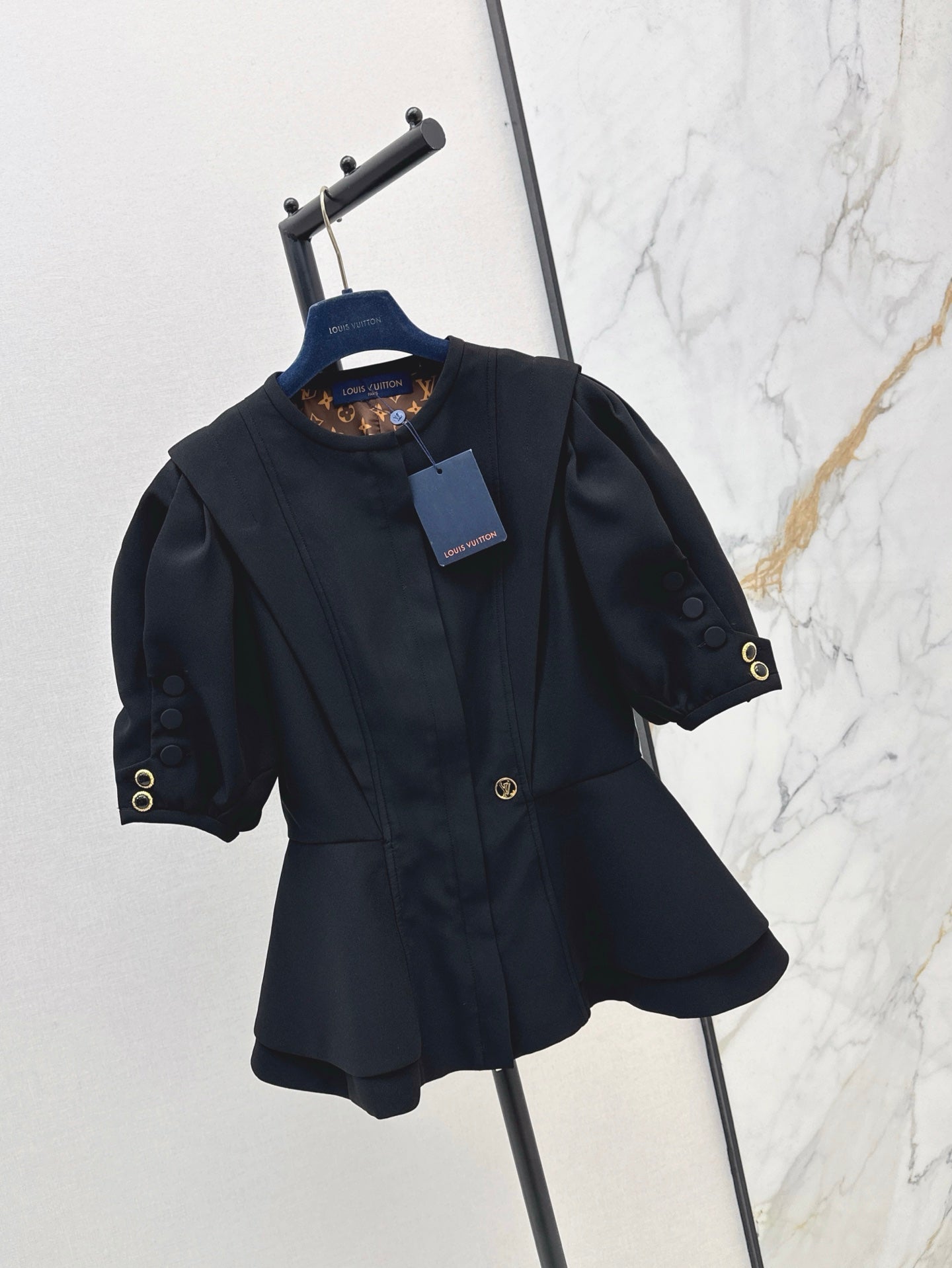 Loui* puff-sleeve ruffled jacket