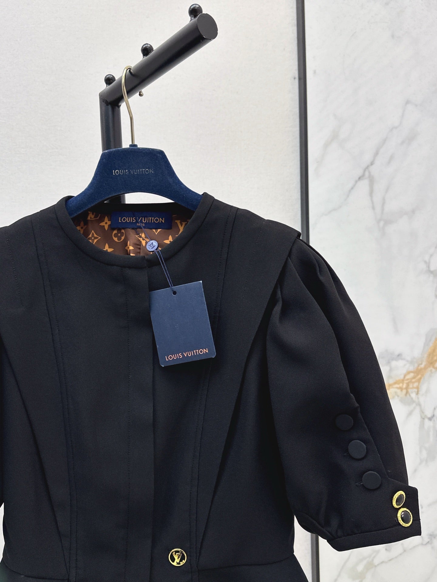 Loui* puff-sleeve ruffled jacket