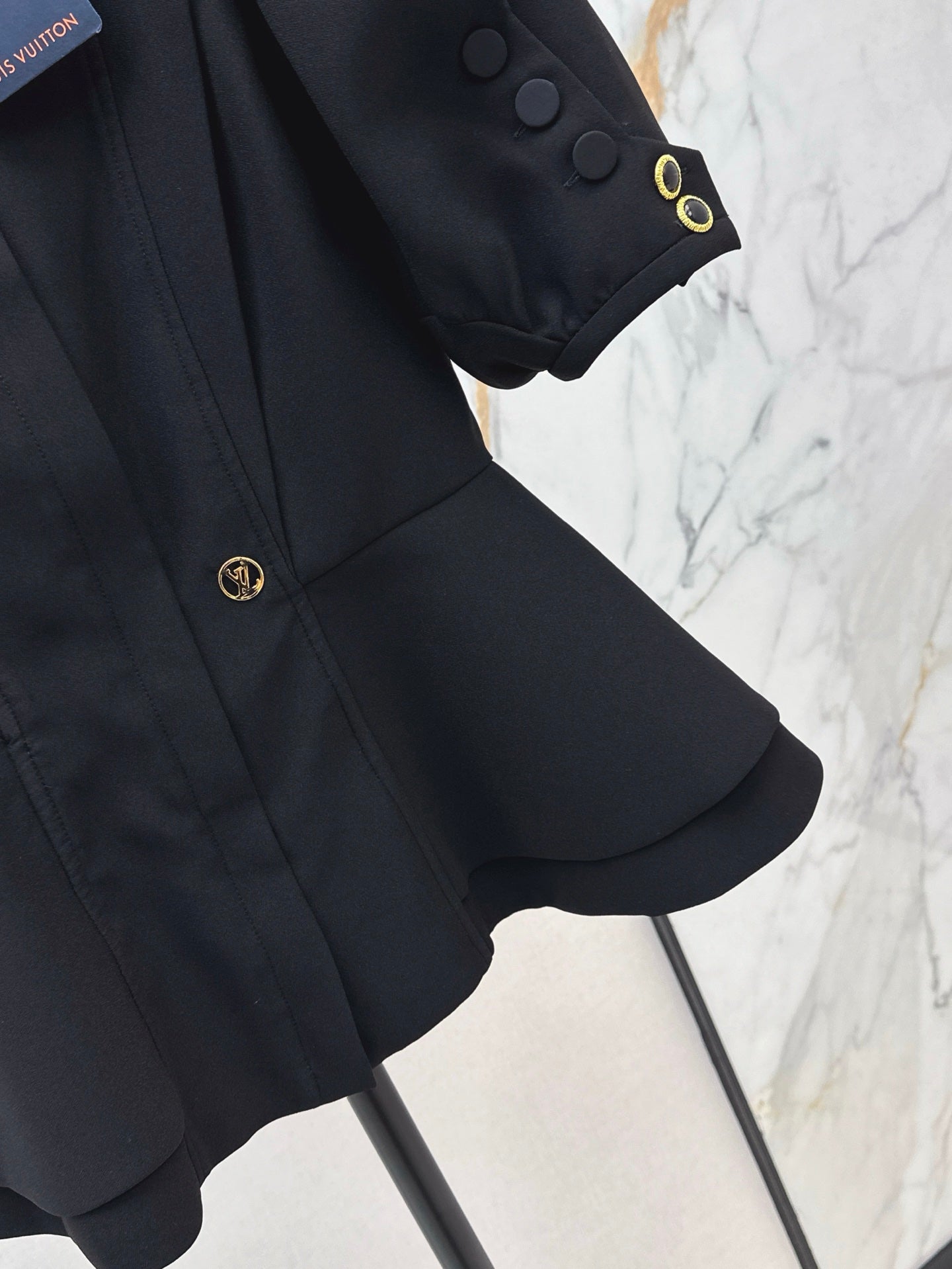 Loui* puff-sleeve ruffled jacket