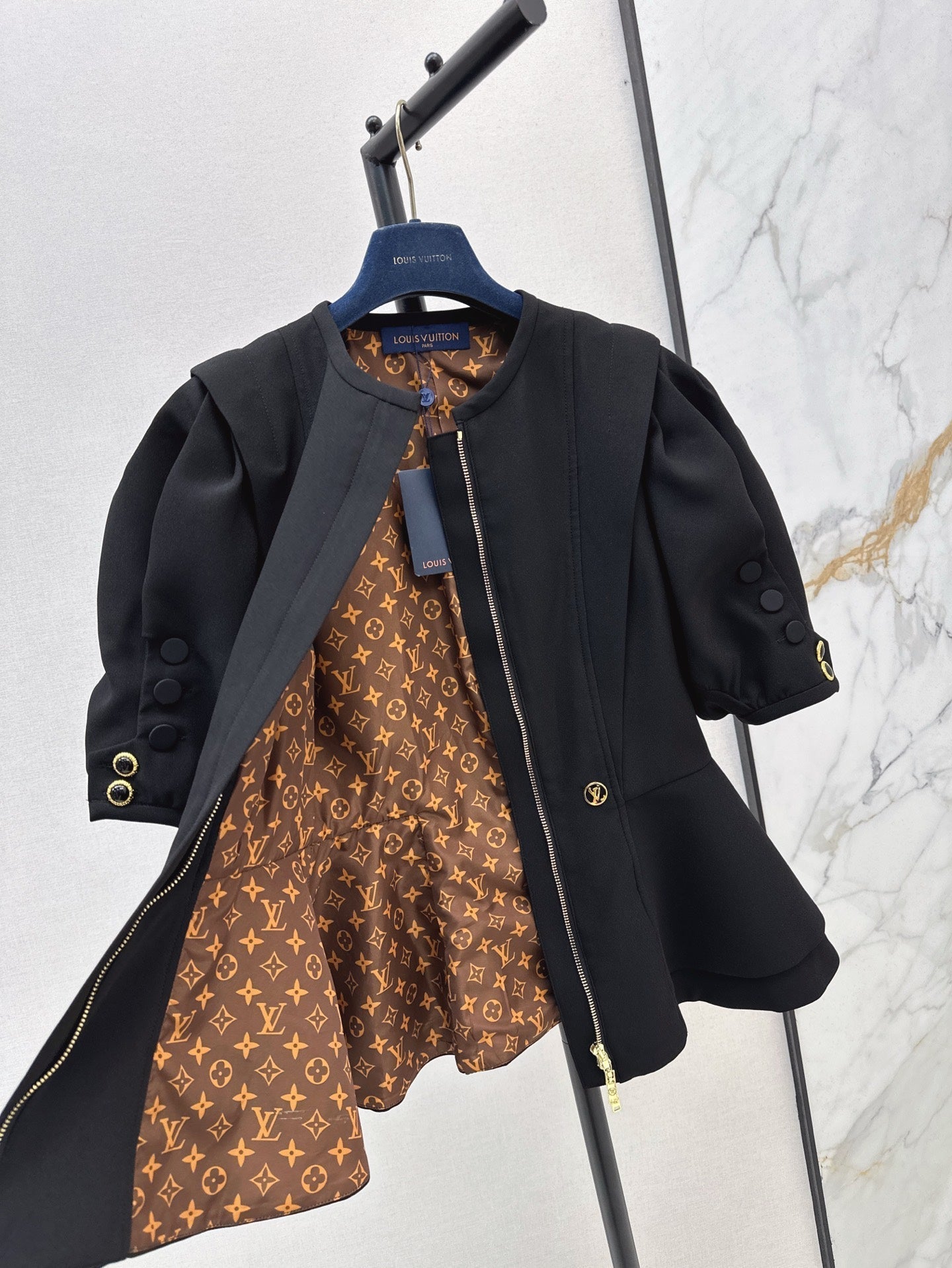 Loui* puff-sleeve ruffled jacket