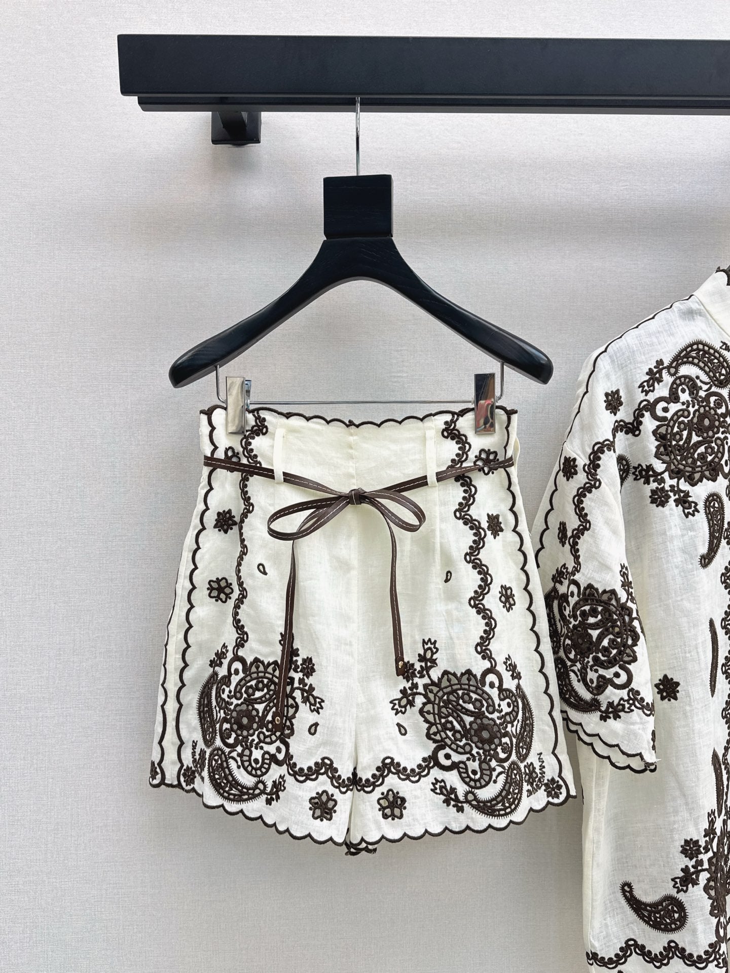 Zim* 25ss floral embroidered shirt and shorts set