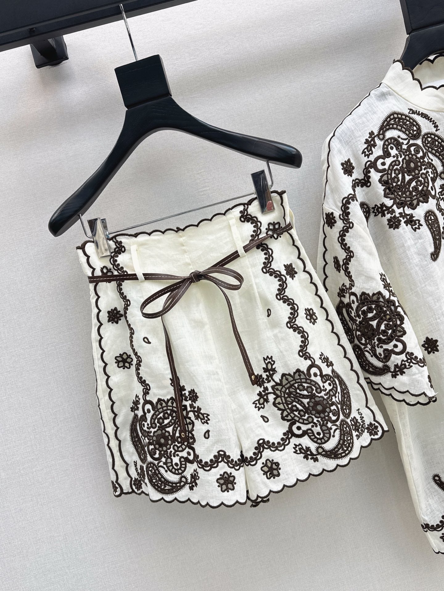 Zim* 25ss floral embroidered shirt and shorts set