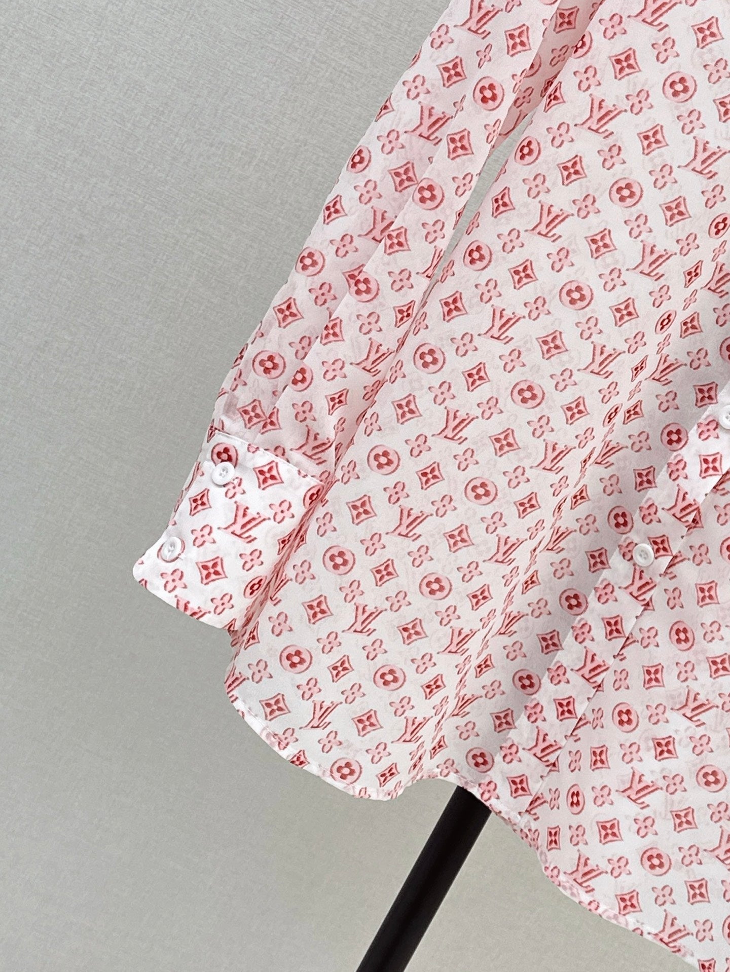 Loui* 25ss monogram printed shirt