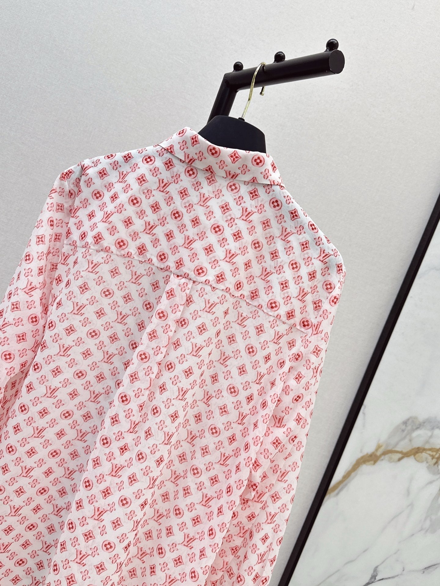 Loui* 25ss monogram printed shirt