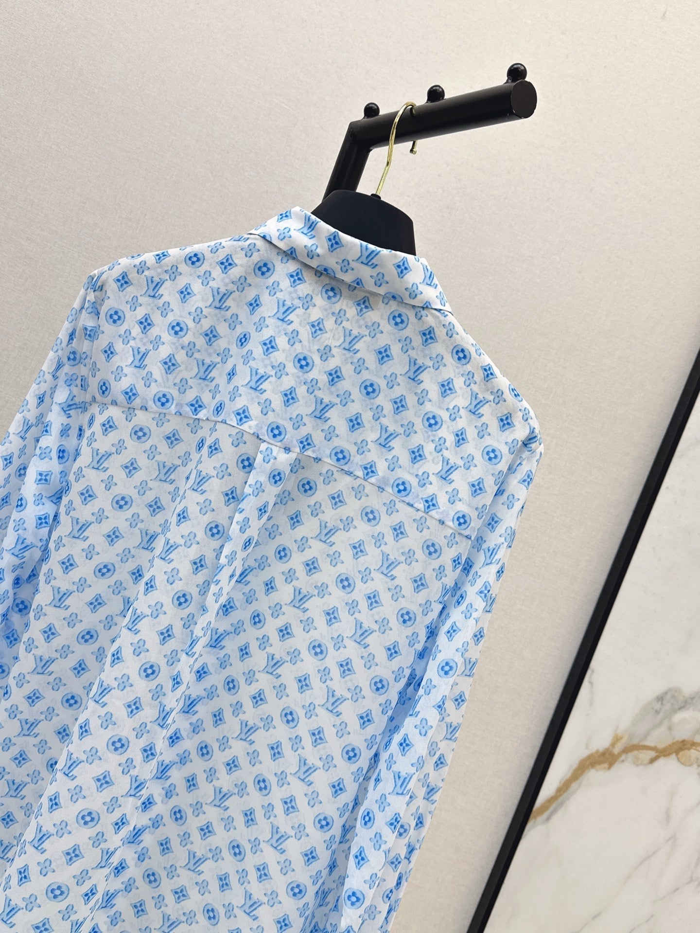 Loui* 25ss monogram printed shirt