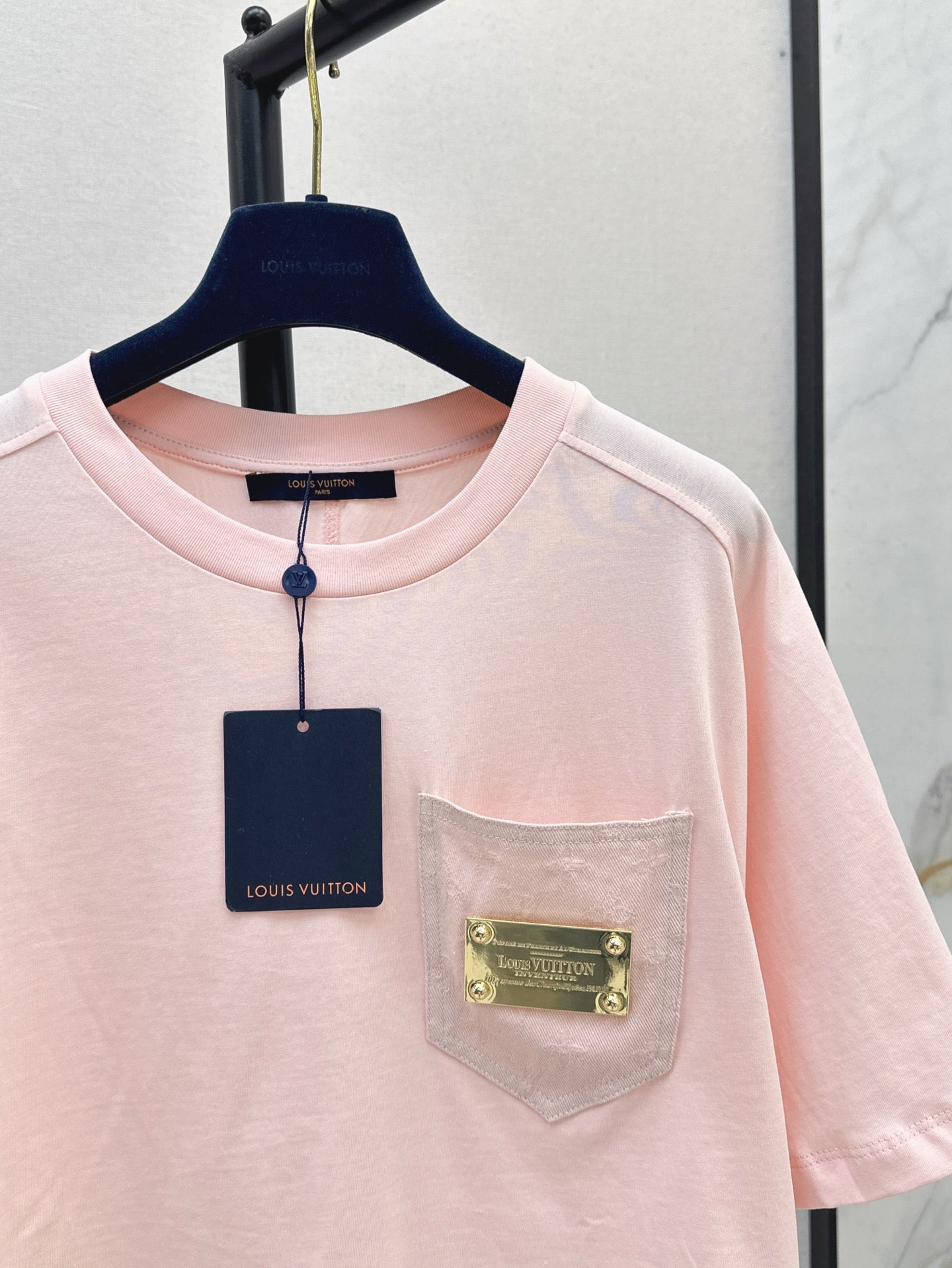 Loui* 25ss signature pocket crop top