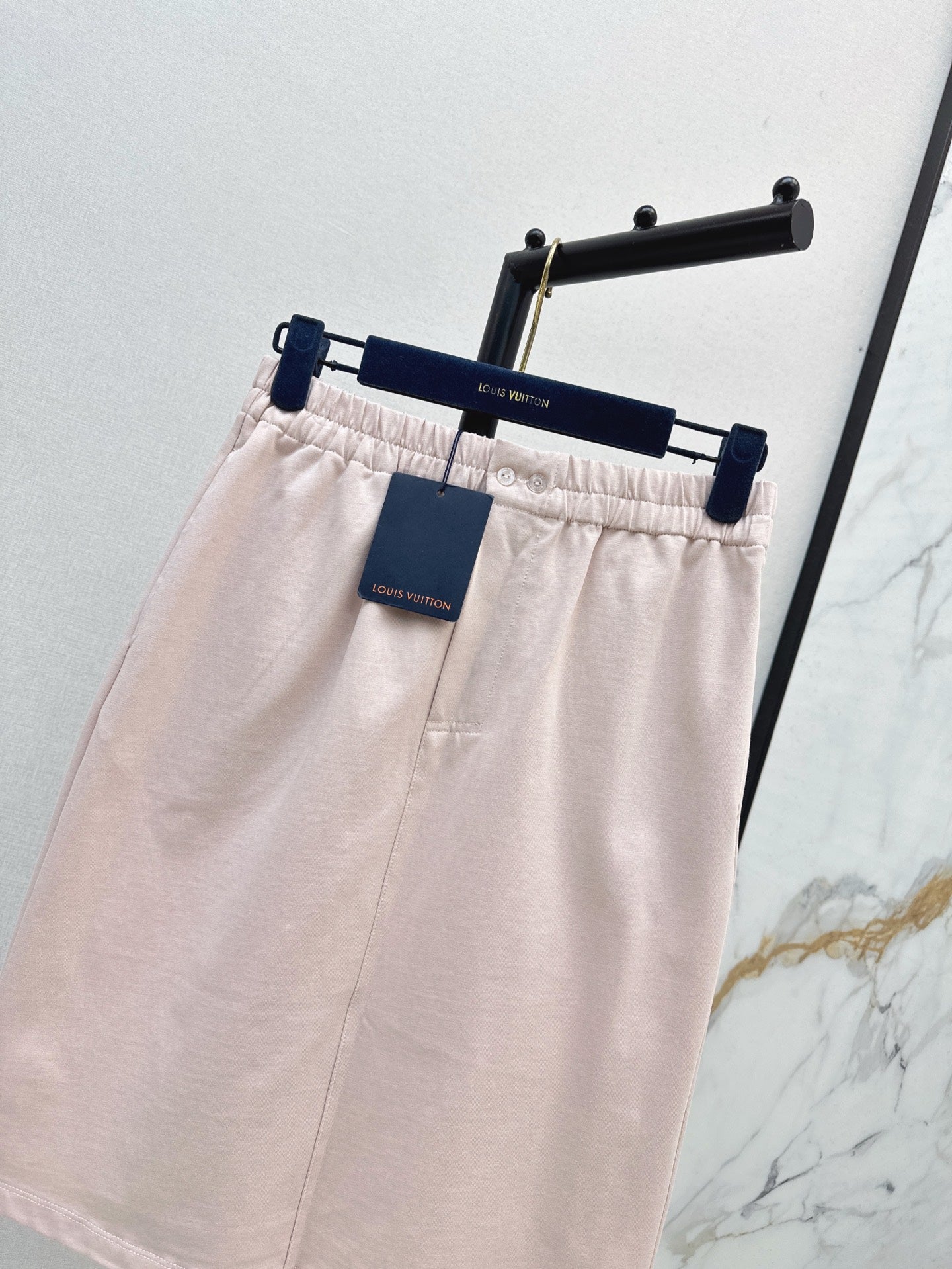 Loui* 25ss signature pocket back skirt