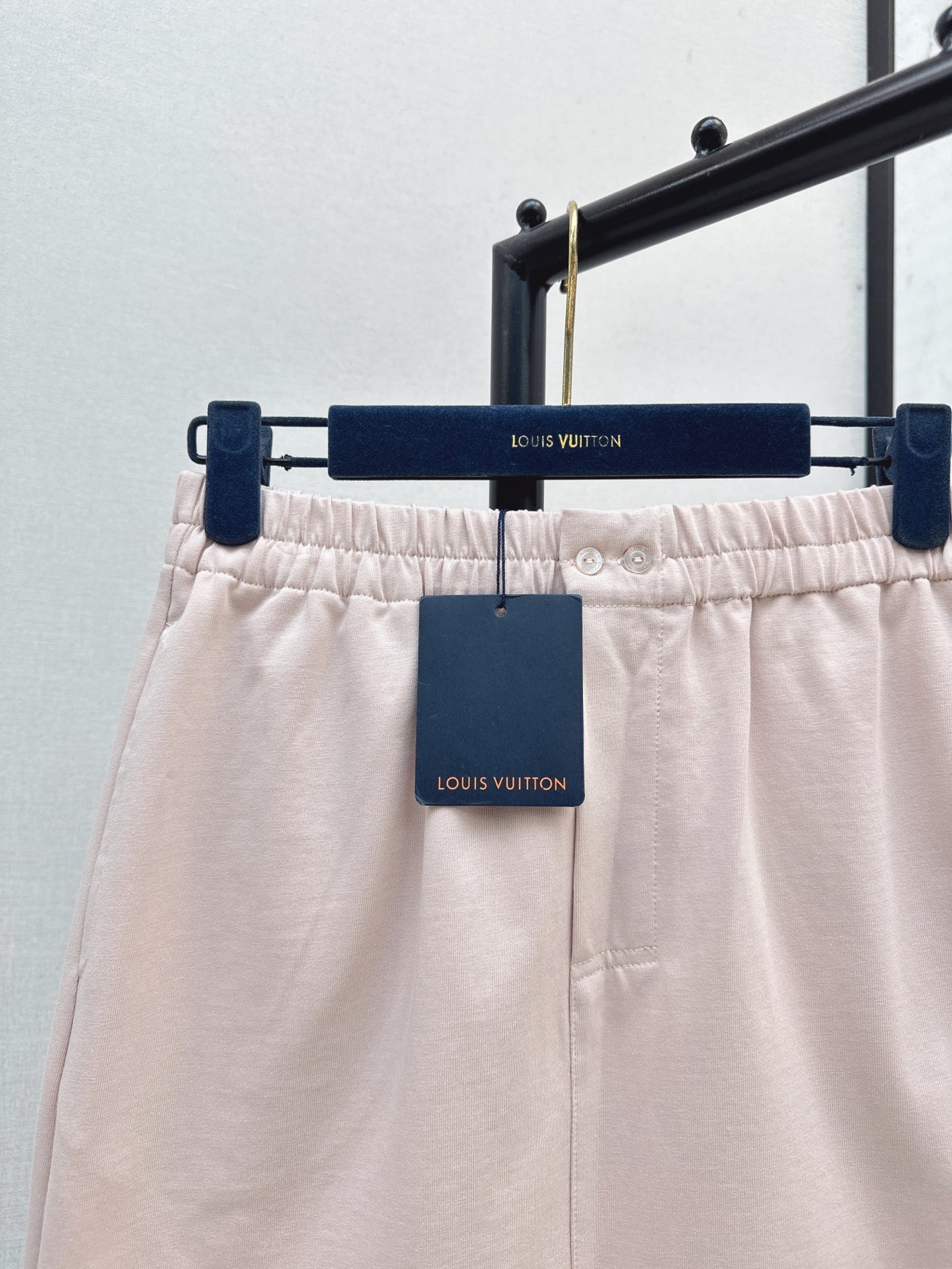 Loui* 25ss signature pocket back skirt